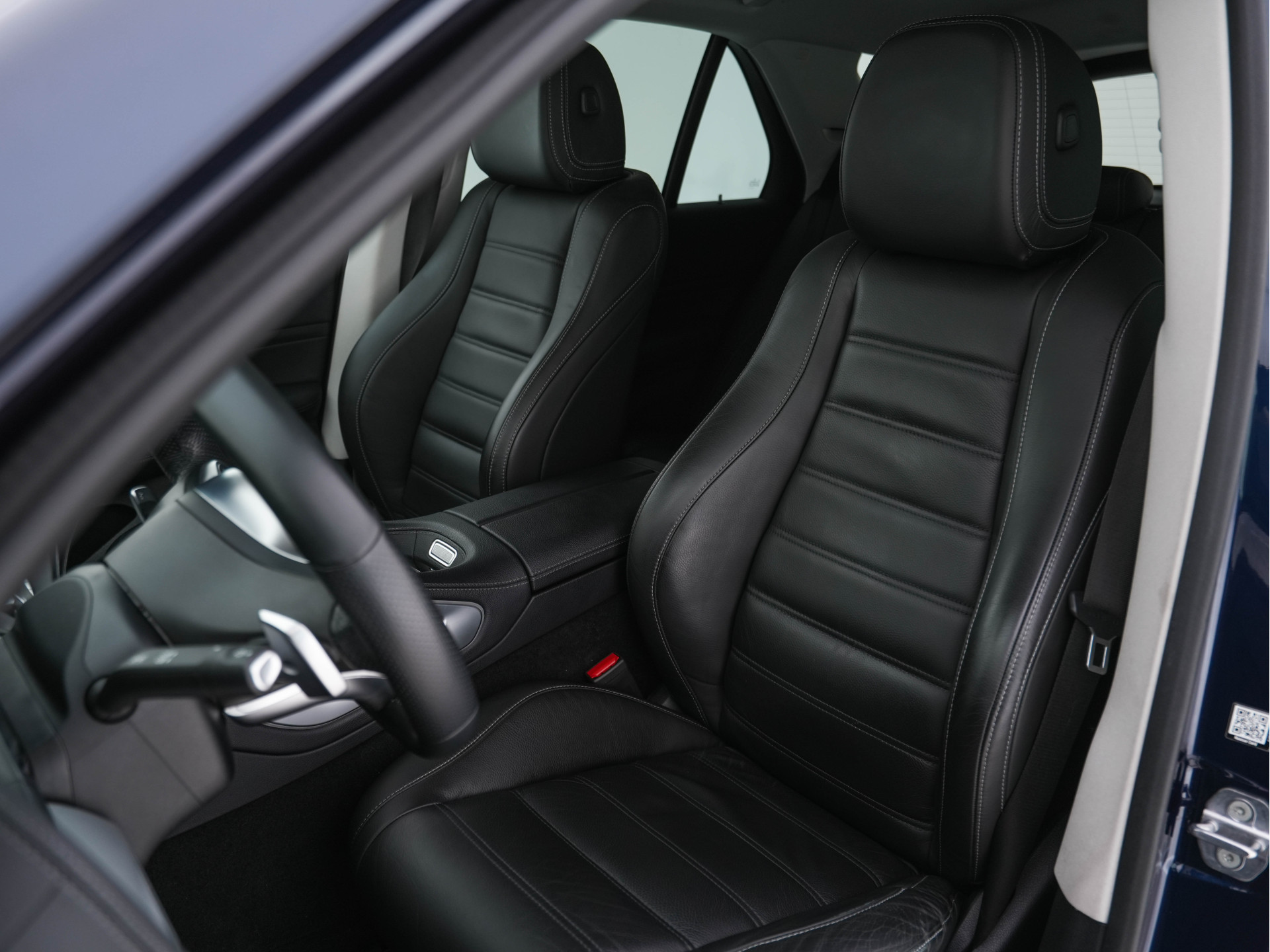 Mercedes-Benz GLE-klasse 350 de 4MATIC AMG-Line Premium (Plug-in) (INCL-BTW) *LEATHER | BURMESTER-AUDIO | FULL-LED | WIDESCREEN-COCKPIT | AMBIENT-LIGHT | NAVI-FULLMAP | HEATED-SPORTSEATS | DAB | SHIFT-PADDLES | PRIVACY-GLASS | CAMERA | 20"ALU*