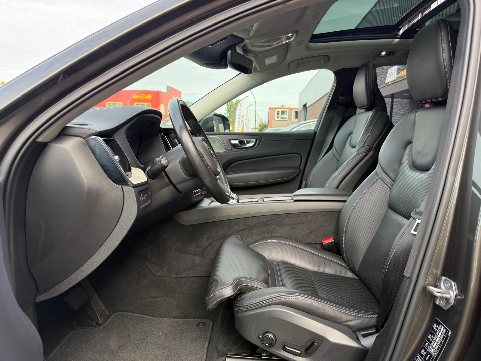 Volvo XC60 2.0 T8 Plug-in hybrid AWD Inscription Exclusive | 1E EIGENAAR | 3/6/12 MND GARANTIE | PANO | LED | ACC | DAB | CARPLAY | TREKHAAK | STOELKOELING |