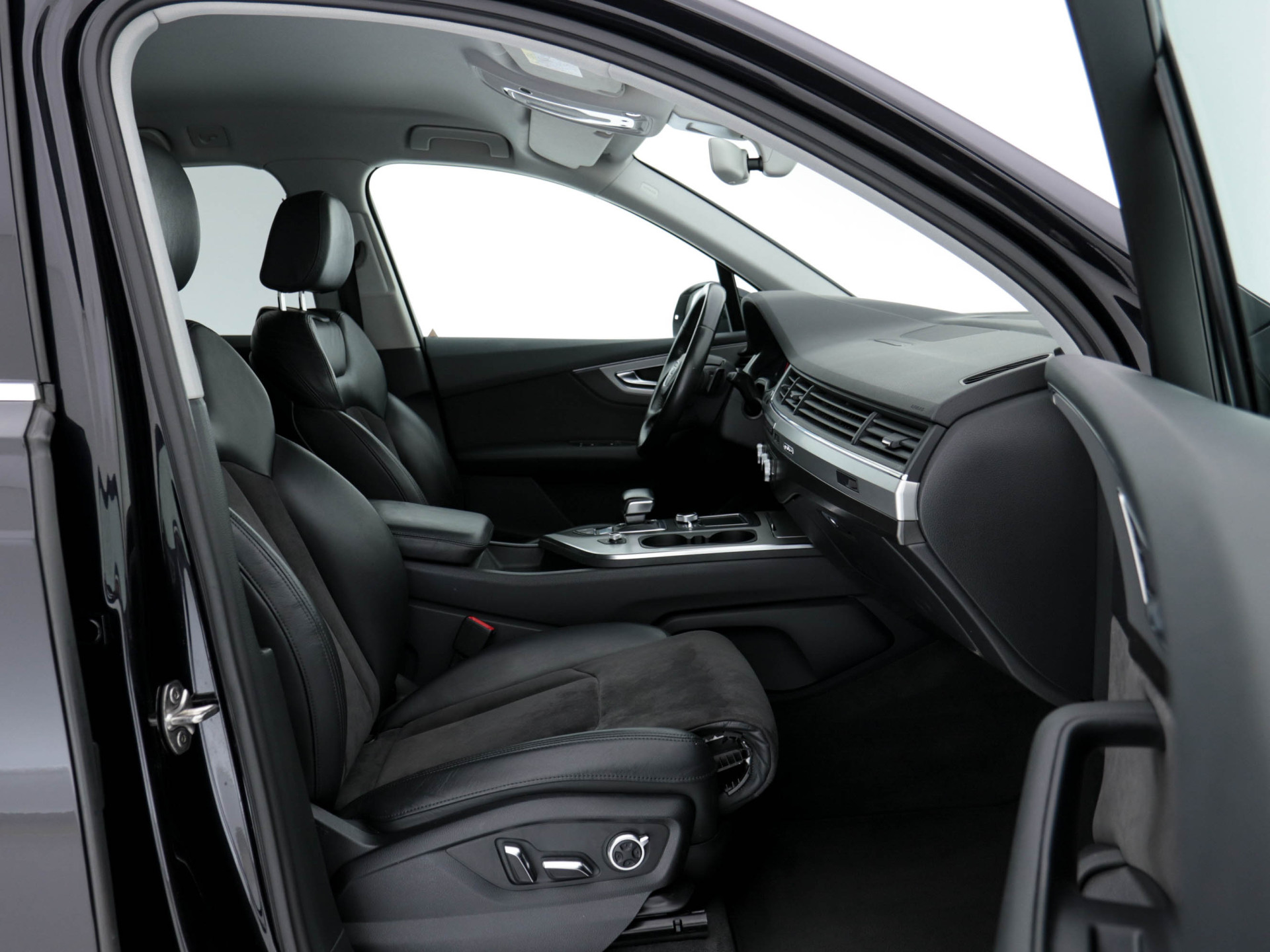 Audi Q7 3.0 TDI Quattro Pro Line S Aut. *LEATHER-ALCANTARA | BI-XENON | NAVI-FULLMAP | CAMERA | ECC | KEYLESS | PDC | CRUISE | HEATED-SPORTSEATS | SHIFT-PADDLES | DIGI-COCKPIT | TOWBAR | 19"ALU*