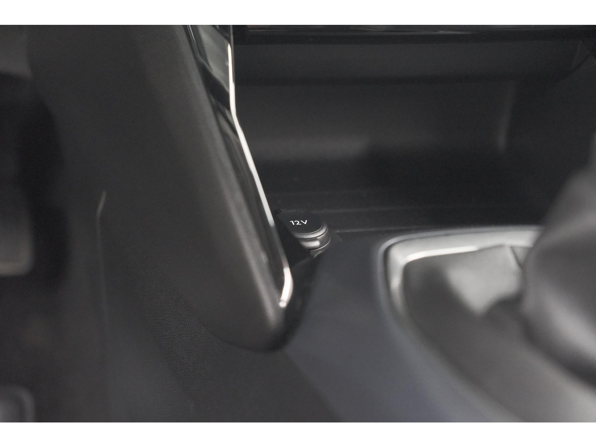 Peugeot 2008 PureTech 130 Allure | Trekhaak | Camera | Navigatie | Parkeersensoren