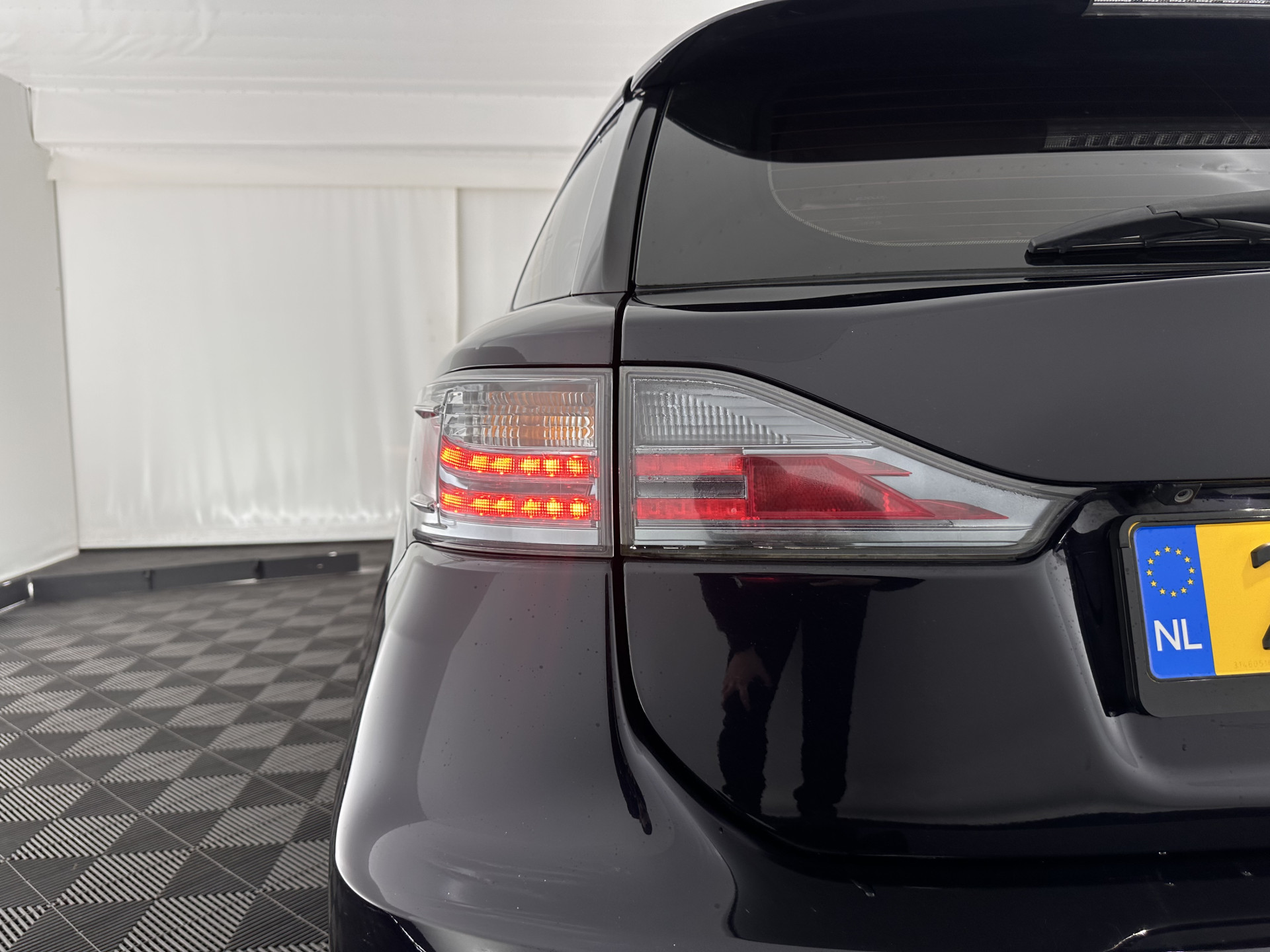 Lexus CT 200h Business Line Aut.*NAVI-FULLMAP | LEATHER | HEATED-COMFORTSEATS | CAMERA | PRIVACYGLASS | ECC | CRUISE | DIGI-COCKPIT | 16''ALU*