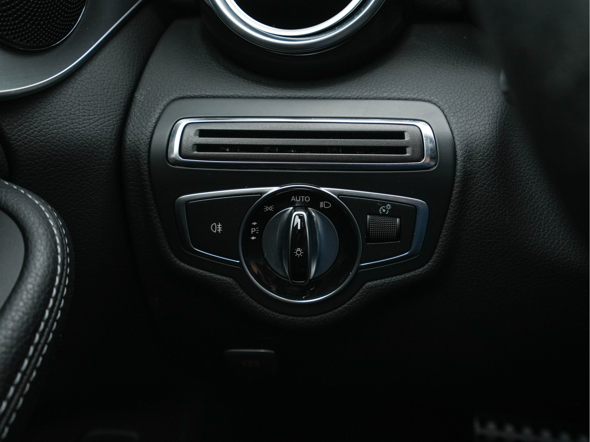 Mercedes-Benz C-klasse 300 CDI HYBRID Lease Edition AMG-Sport-Pack Aut. *FULL-LED | ARTICO-FULL-LEATHER | NAVI-FULLMAP | SPORT-SEATS | ECC | SHIFT-PADDLES | PDC | CRUISE | CAMERA | 18''ALU *