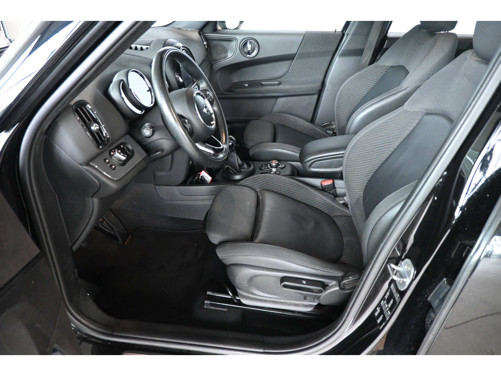 MINI Countryman 1.5 Cooper Dutch Made Edition Clima Cruise control Navigatie LED Licht metaal Inruil mogelijk