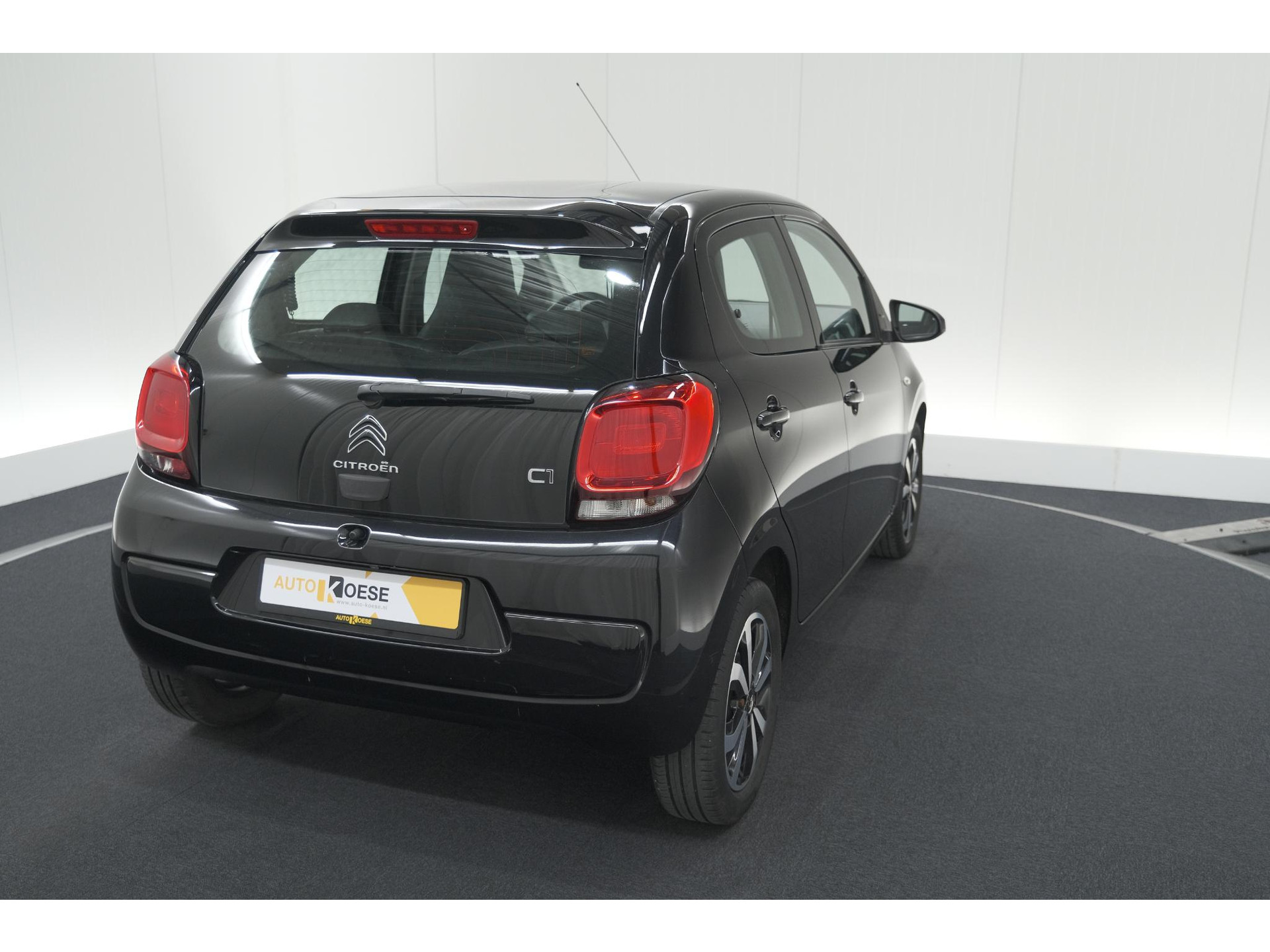 Citroen C1 1.0 VTi Shine | Automaat | Stoelverwarming | Camera | Lederen bekleding
