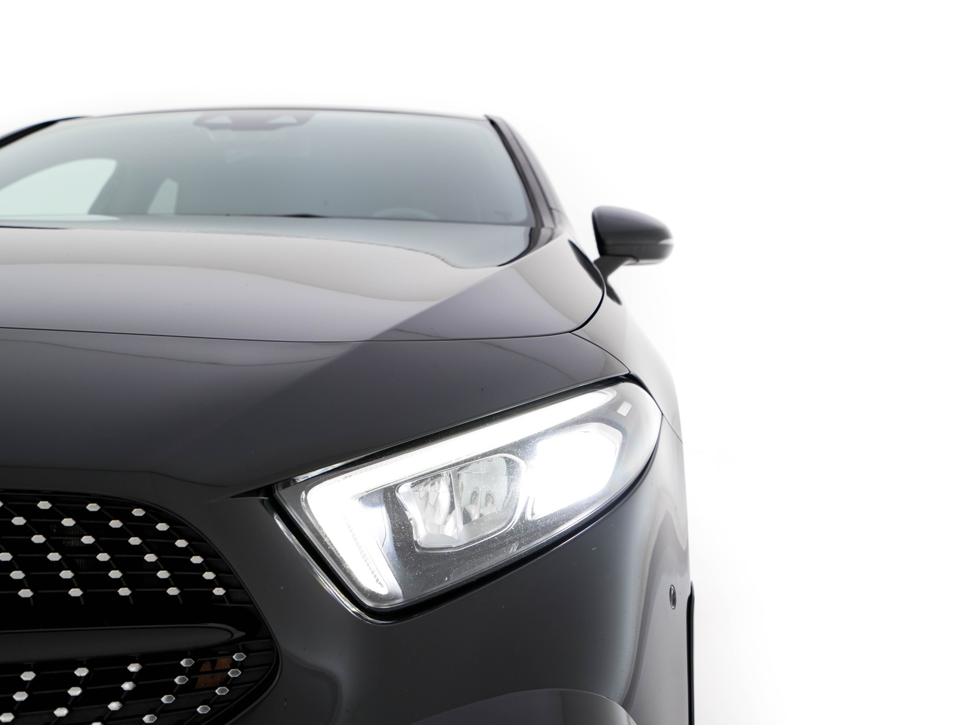 Mercedes-Benz A-klasse 160 AMG-Sportpack Business-Solution (INCL-BTW) *WIDESCREEN-DIGI-COCKPIT | FULL-LED | LEATHER-MICROFIBRE | CAMERA | DYNAMIC-SELECT | CRUISE | HEATED-SPORTSEATS | PRIVACY-GLASS | DAB | AMBIENT-LIGHT | 18"ALU*