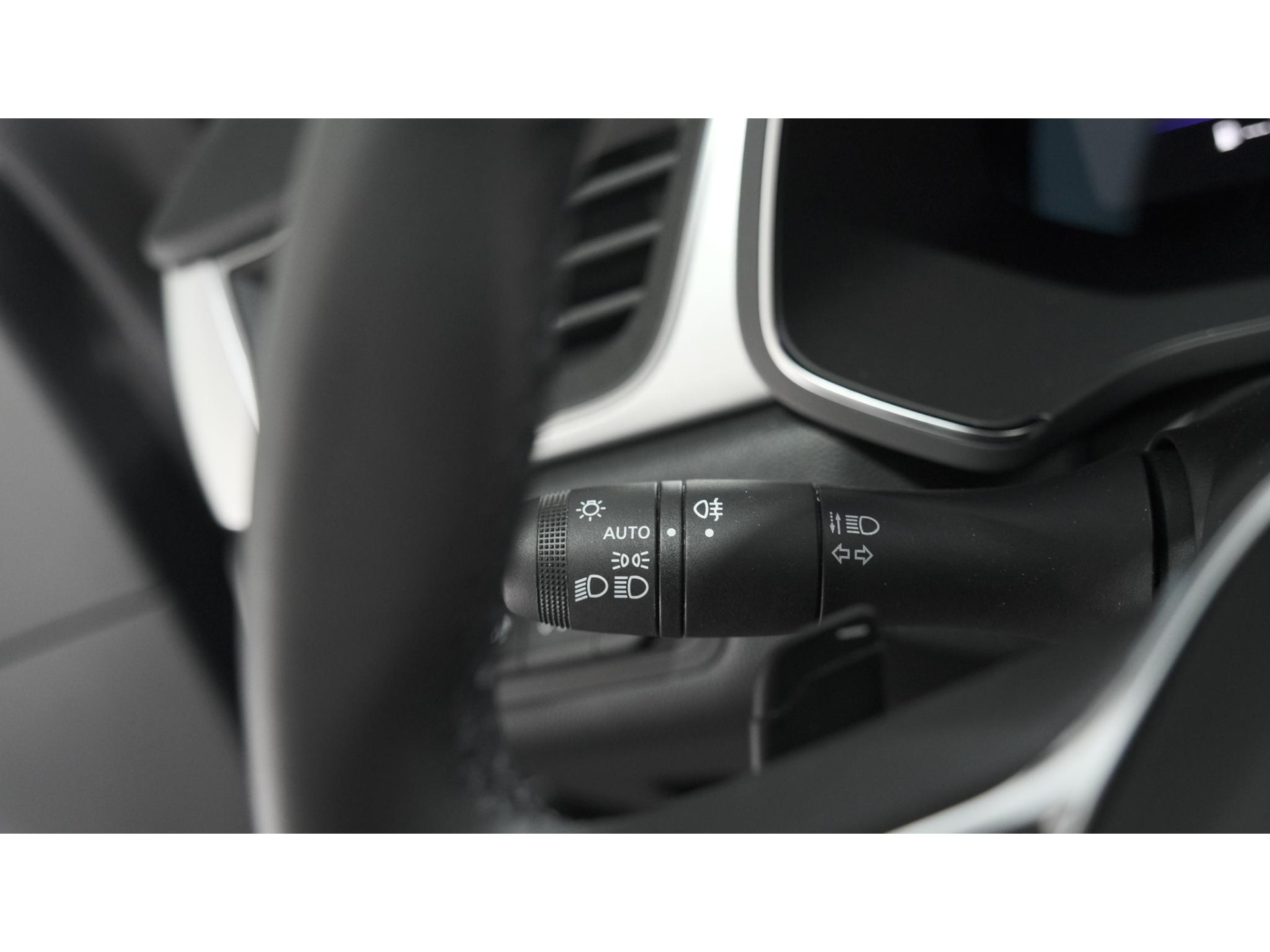 Renault Captur Mild Hybrid 140 EDC Techno | 360 Camera | 9.3 Inch Grootscherm | Stoelverwarming | Apple Carplay | 18 Inch Lichtmetalen Velgen