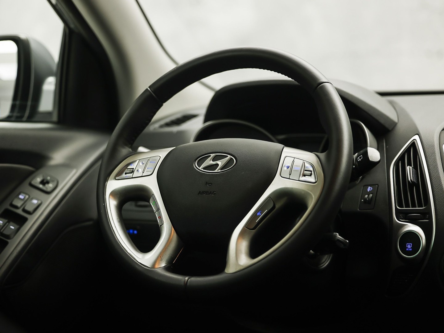 Hyundai ix35 1.6i GDI Sport (CLIMATE, STOELVERWARMING, GETINT GLAS, SPORTSTOELEN, TREKHAAK, CRUISE, NIEUWSTAAT)