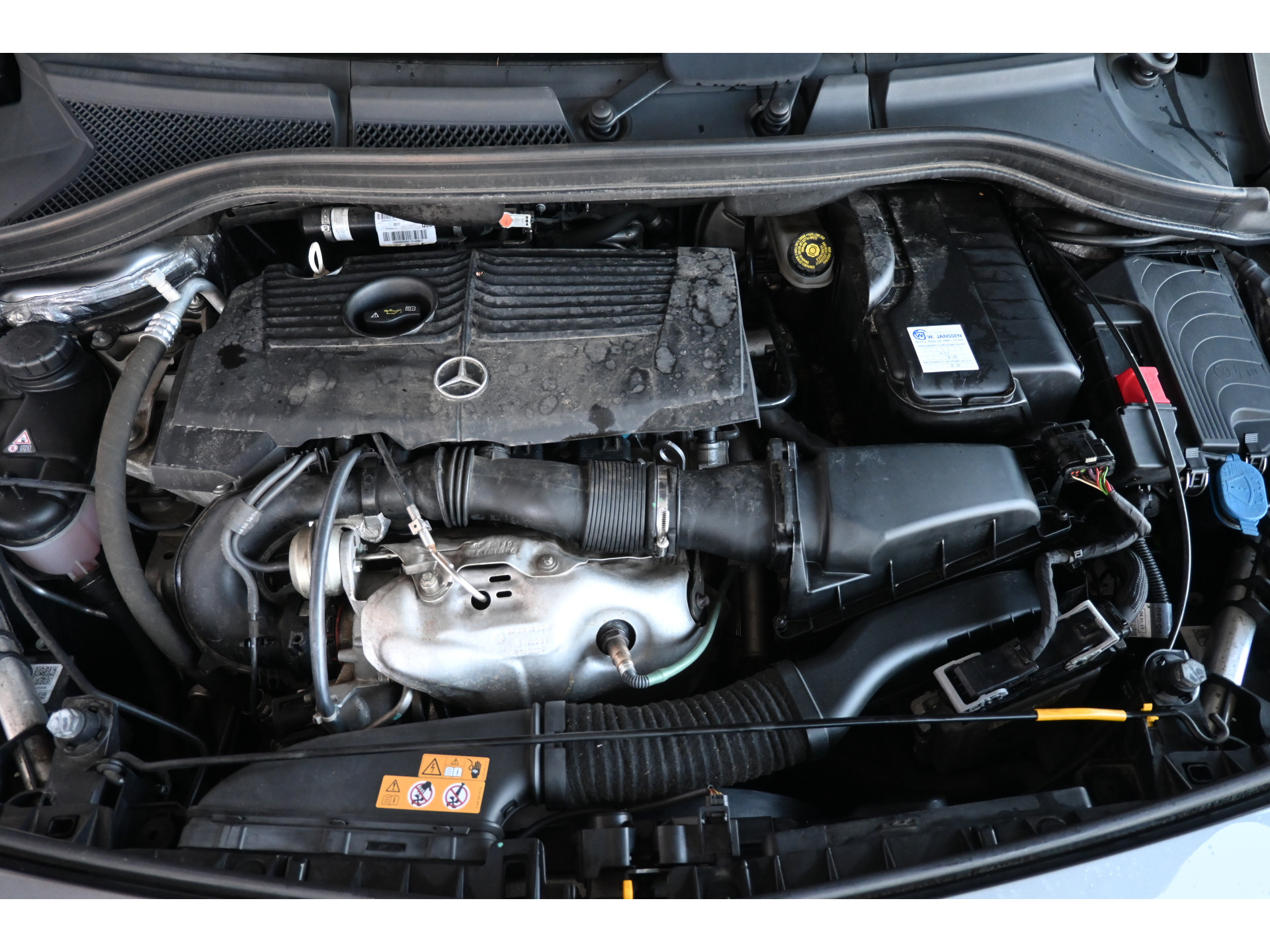Mercedes-Benz B-klasse 180 Ambition Automaat Clima Navigatie LED Rijklaarprijs! Inruil Mogelijk!
