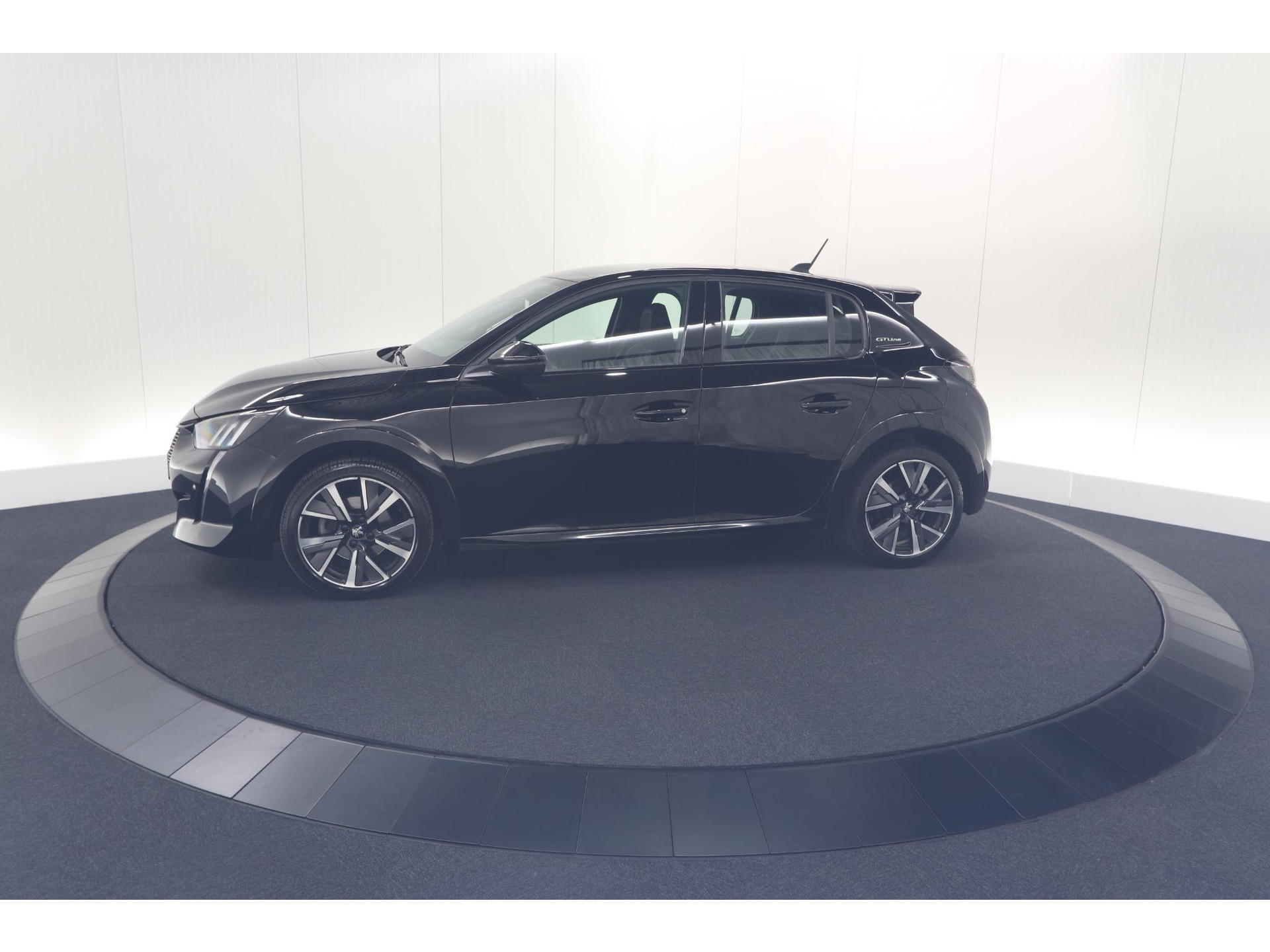 Peugeot 208 PureTech 130 EAT8 GT-Line | Camera | Adaptieve Cruise Control | Stoelverwarming | Navigatie