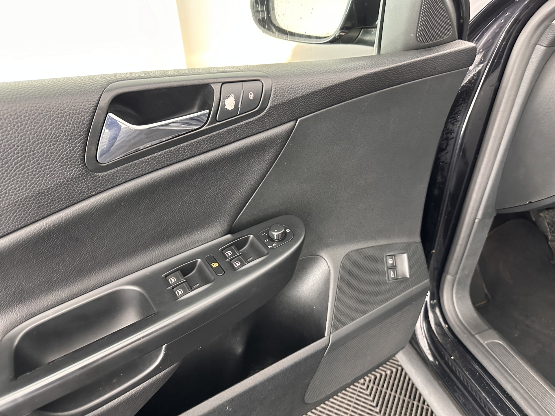 Volkswagen Passat 2.0 FSI Highline Aut. *NAVI-FULLMAP | LEATHER-ALCANTARA | SPORT-SEATS | ECC | HEATED-SEATS | PDC | CRUISE*