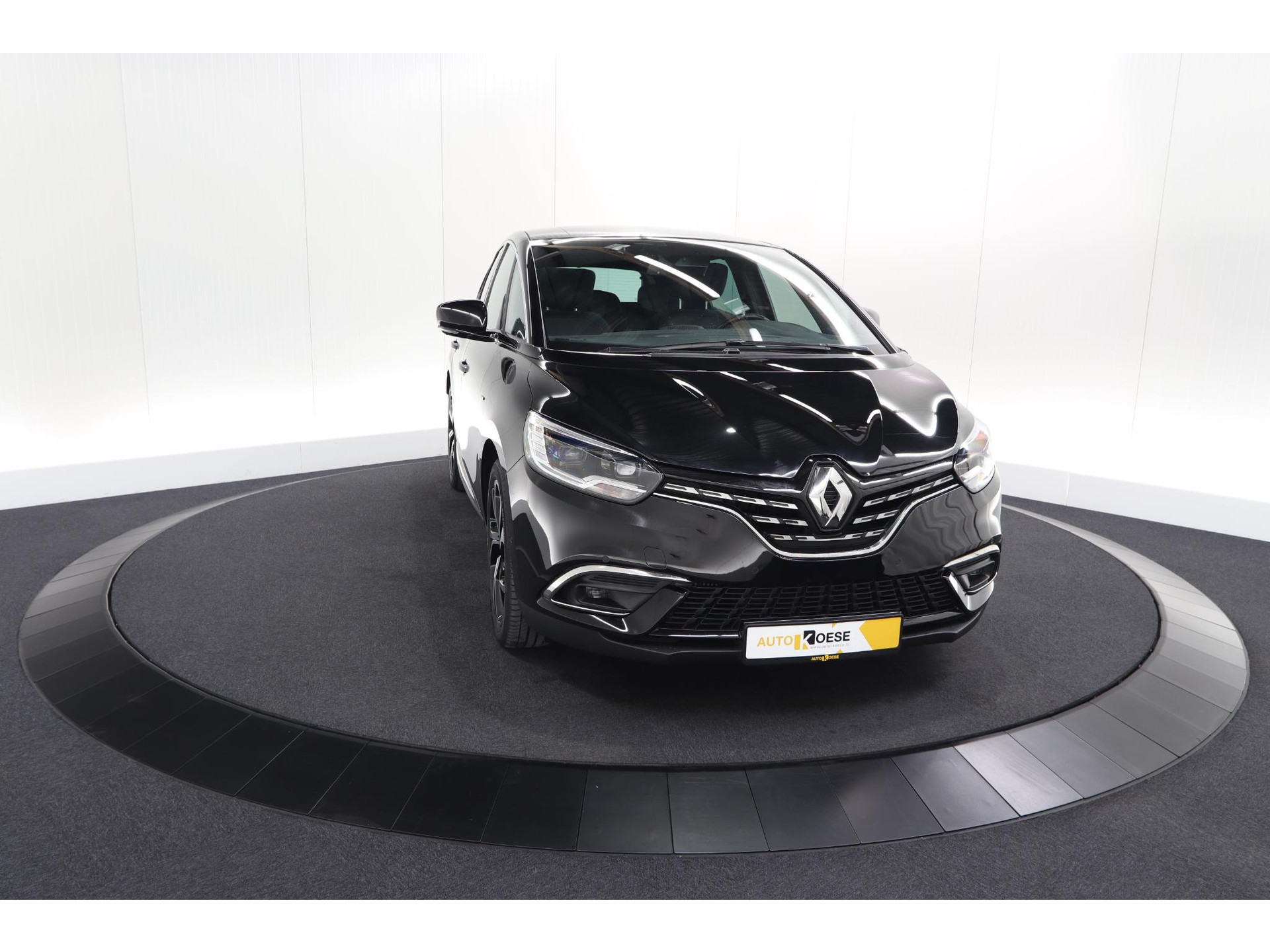 Renault Scénic TCE 160 EDC Black Edition | Trekhaak | Adaptieve Cruise Control | BOSE Premium Audio | Panoramadak