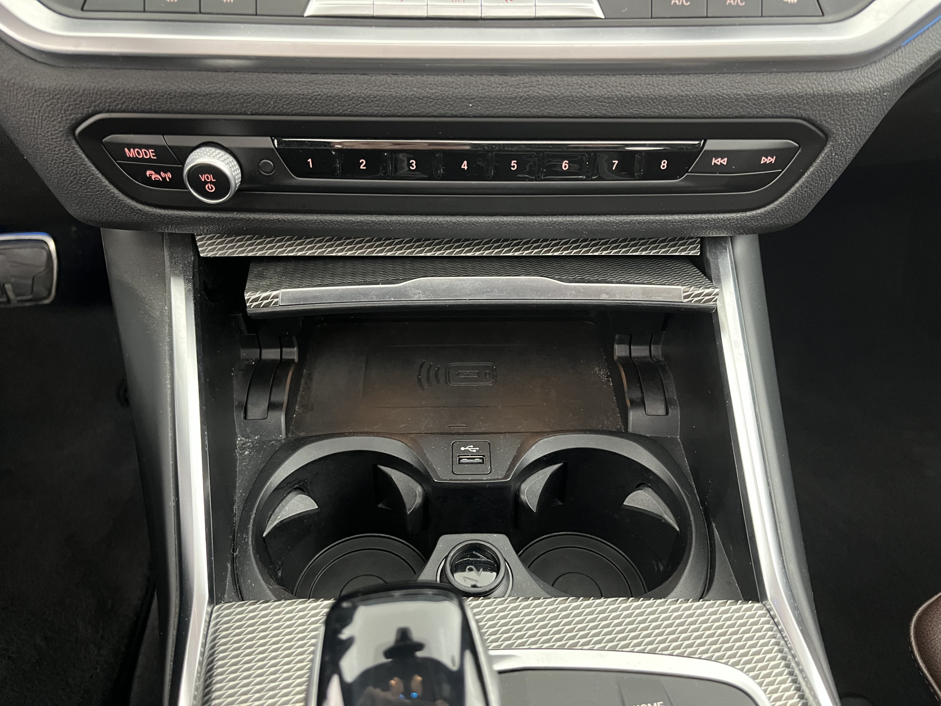 BMW 3-serie Touring 330e eDrive  M-Sportpack Edition (Plug-In) (INCL-BTW) *PANO | LEATHER | HEAD-UP | ADAPTIVE-CRUISE | FULL-LED | KEYLESS | DIGI-COCKPIT | HEATED-SPORTSEATS | CAMERA | HIFI-SOUND | PRIVACYGLASS | DAB+ | SHIFTPADDLES | NAVI-FULLMAP | 19"A