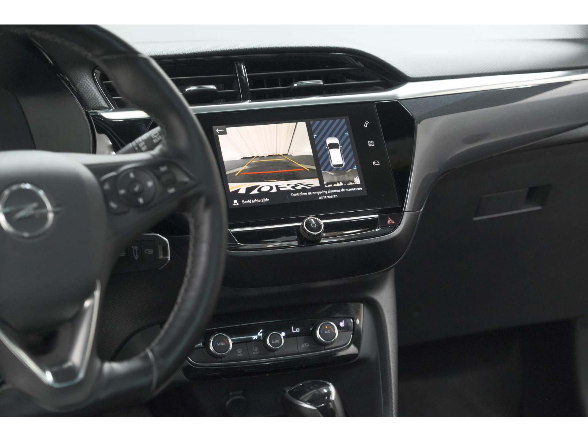 Opel Corsa 1.2 Turbo 100 Ultimate | Panoramadak | Camera | Dodehoekdetectie | Apple Carplay
