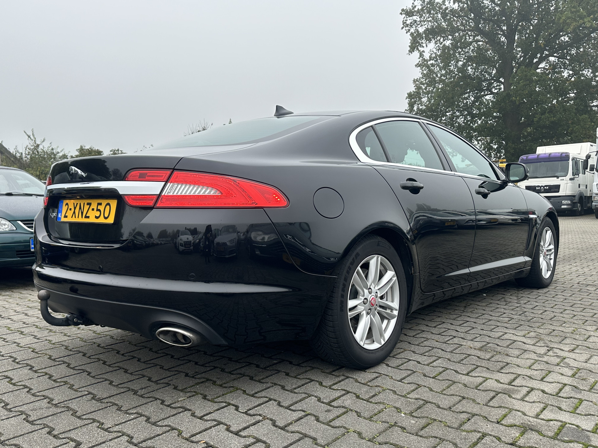 Jaguar XF 2.2D Aut. *LEATHER  | BI-XENON | NAVI-FULLMAP | CAMERA | ECC | PDC | CRUISE | HEATED-COMFORT-SEATS | KEYLESS | SHIFT-PADDLES | TOWBAR | 17"ALU*