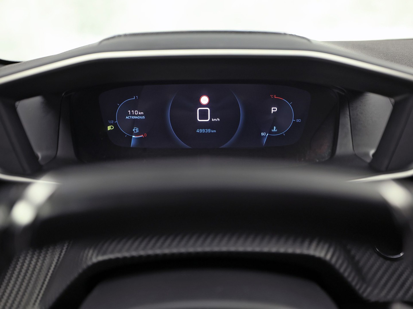 Peugeot 208 1.2 PureTech GT-Line Automaat (VIRTUAL COCKPIT, APPLE CARPLAY, GROOT NAVI, LEDER, 360 CAMERA, SPORTSTOELEN, GETINT GLAS, LM VELGEN, LANE ASSIST, NIEUWSTAAT)