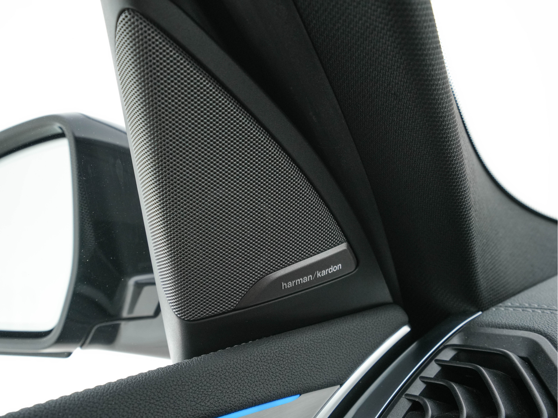 BMW iX3 High Executive 80 kWh [ 3-Fase ] {SOH-100%} (INCL-BTW) *PANO | LEATHER | FULL-LED | DAB | CARPLAY | ADAPTIVE-CRUISE | DIGI-COCKPIT | BLINDSPOT | HARMAN/KARDON-SOUNDSYTEM | HEAD-UP | KEYLESS | TOP-VIEW | SPORT-SEATS | TOWBAR  | .