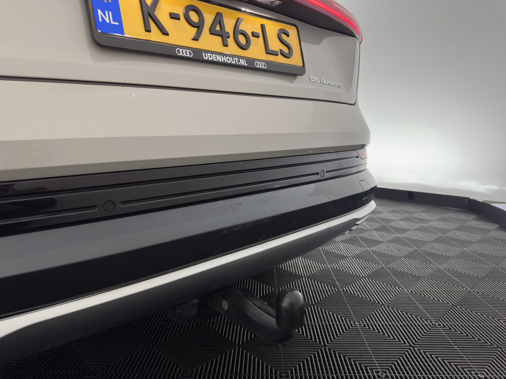 Audi e-tron 55 quattro advanced 95 kWh [ 3-Fase ] (INCL-BTW) *PANO | LUXURY-LEATHER | ADAPTIVE-CRUISE | FULL-LED | DIGI-COCKPIT | KEYLESS | MEMORY-PACK | AIR-SUSPENSION | CAMERA | AMBIENT-LIGHT |  NAVI-FULLMAP | SHIFT-PADDLES | DAB+ | COMFOR