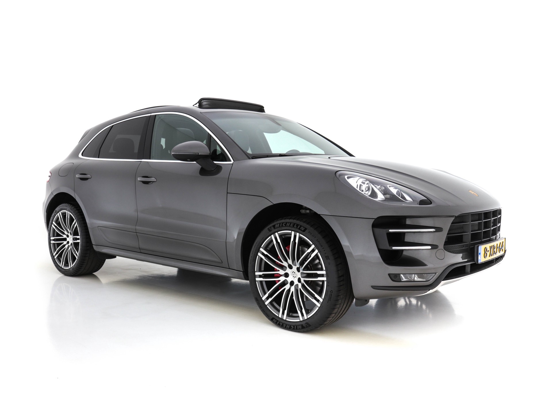 Porsche Macan 3.6 Turbo Aut. *PANO | XENON | FULL-LEATHER  | BOSE-SOUND | NL-AUTO | NAVI-PROF | XENON | COMFORT-SEATS | CAMERA | ECC | PDC | ALCANTARA | MODEL-2015*