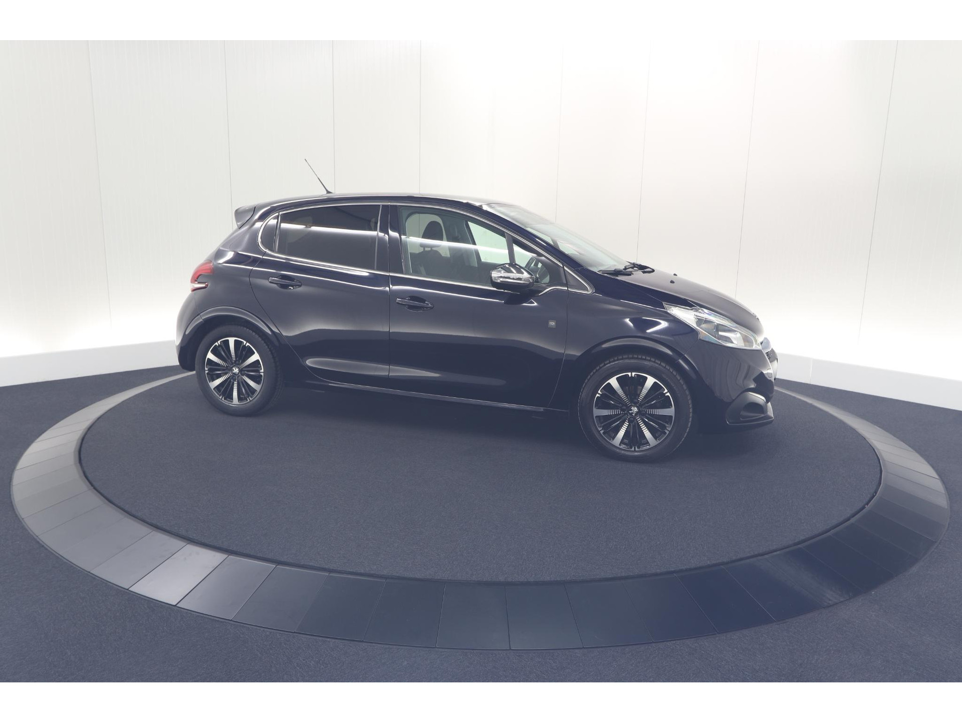 Peugeot 208 PureTech 110 Tech Edition | Camera | Apple Carplay | Parkeersensoren