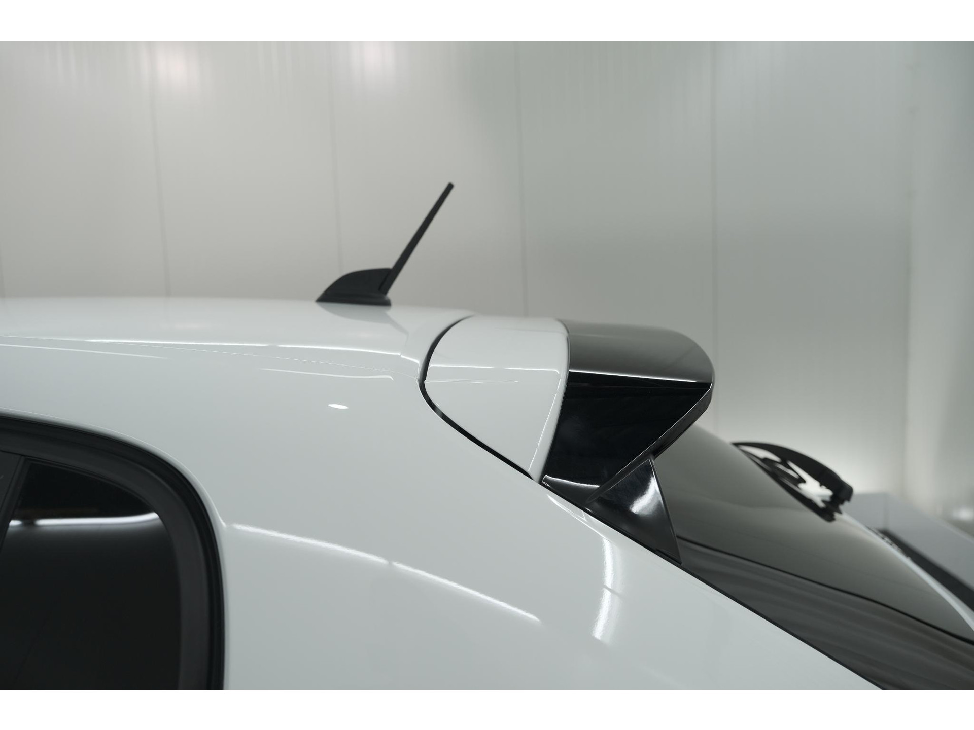 Peugeot 208 PureTech 100 GT | Camera | Navigatie | Sfeerverlichting | Apple Carplay | Parkeersensoren