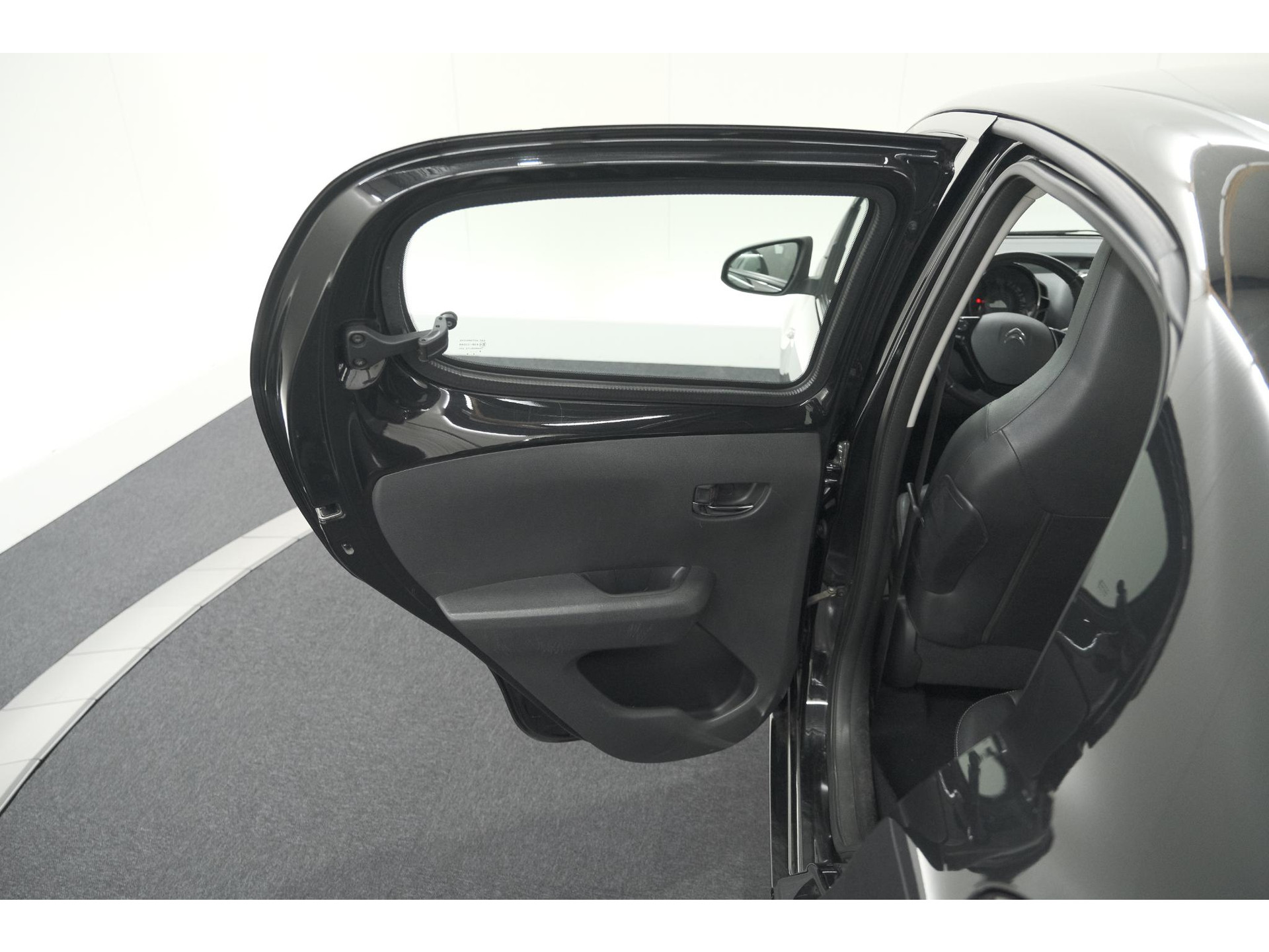 Citroen C1 1.0 VTi Shine | Automaat | Stoelverwarming | Camera | Lederen bekleding