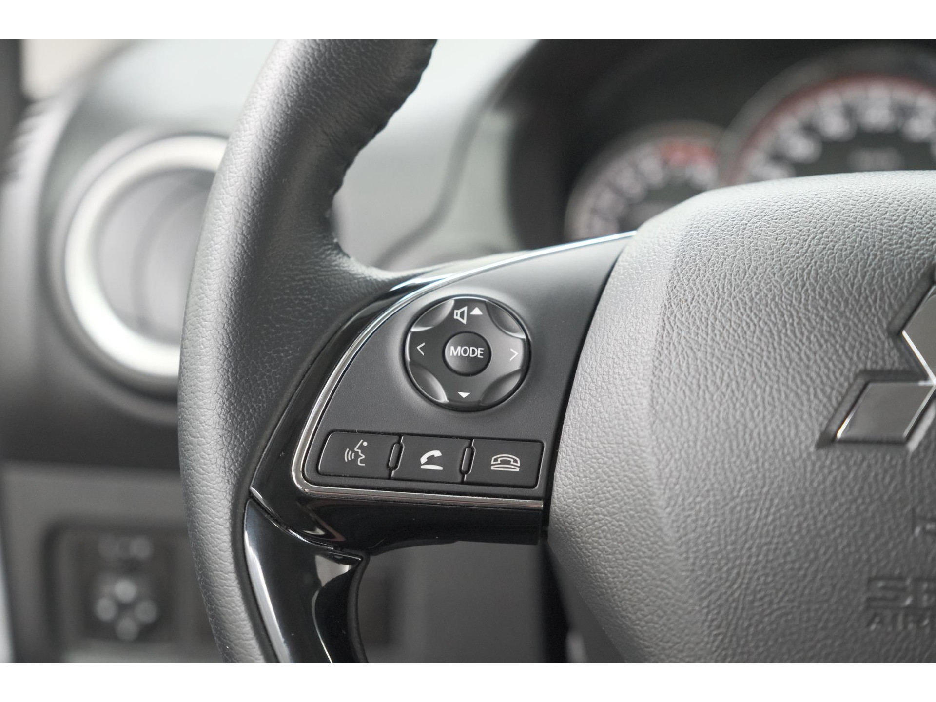 Mitsubishi Space Star 1.2 Intense | AUTOMAAT! | Apple Carplay | Allseason Banden | Climate Control