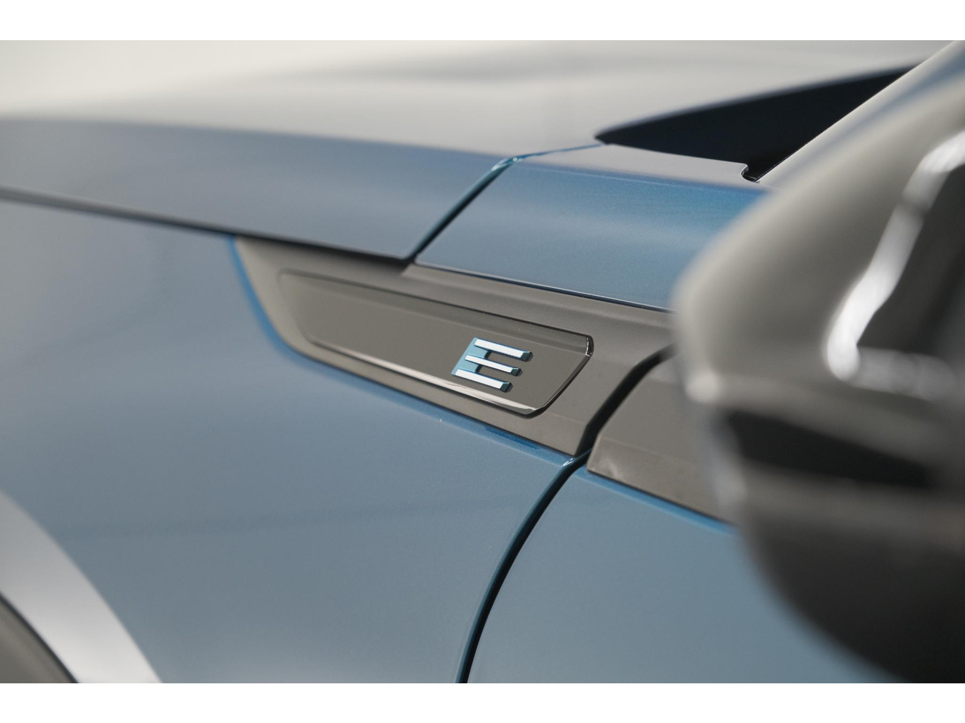 Peugeot e-2008 EV Allure Avantage 54 kWh | 11 KW Laadfunctie | Parkeersensoren | Apple Carplay