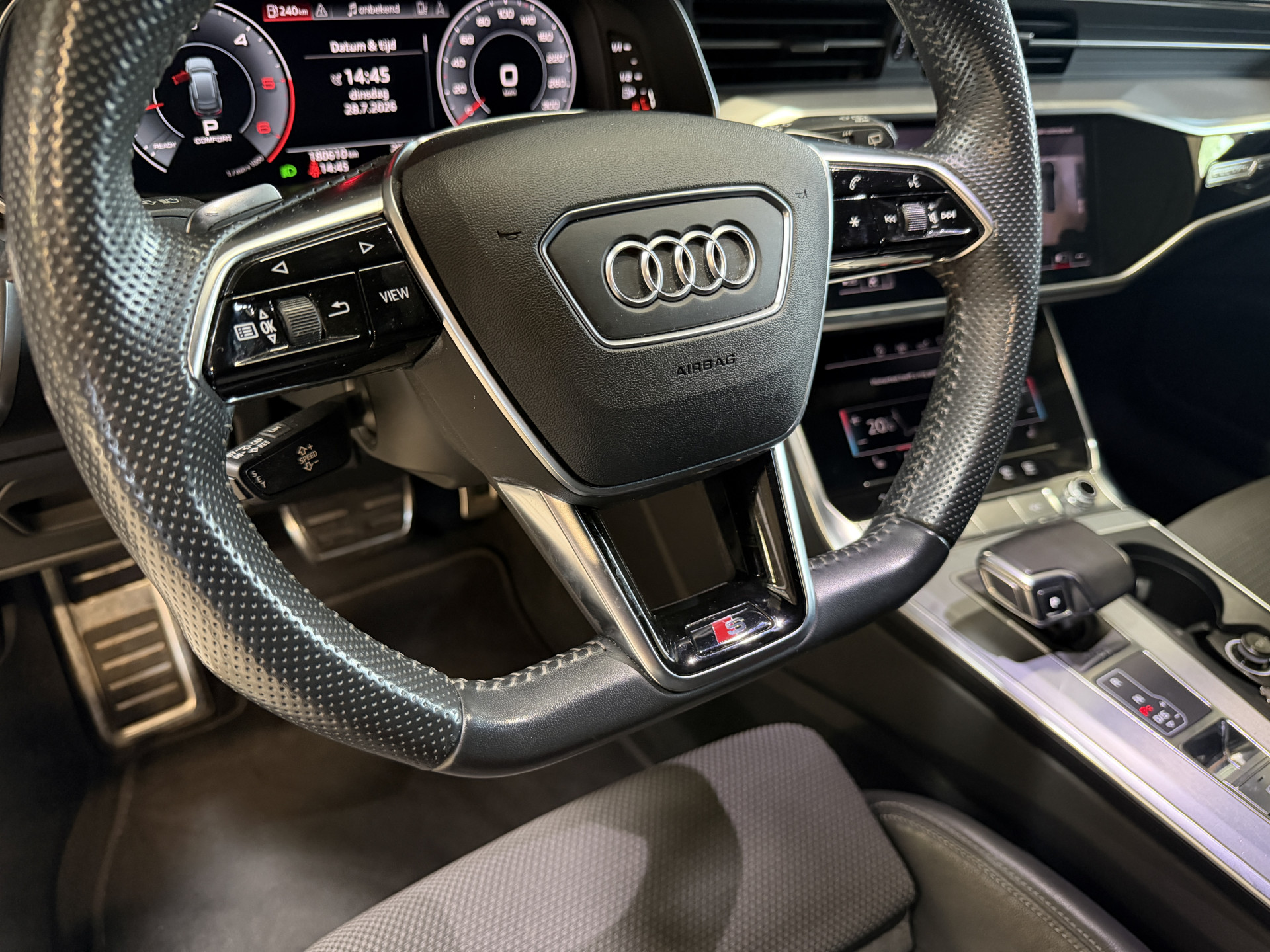 Audi A6 Avant 45 TDI quattro Sport Pro Line S | 2x S-Line | 360 Camera | Elektr. trekhaak | Full LED | Dealer onderhouden