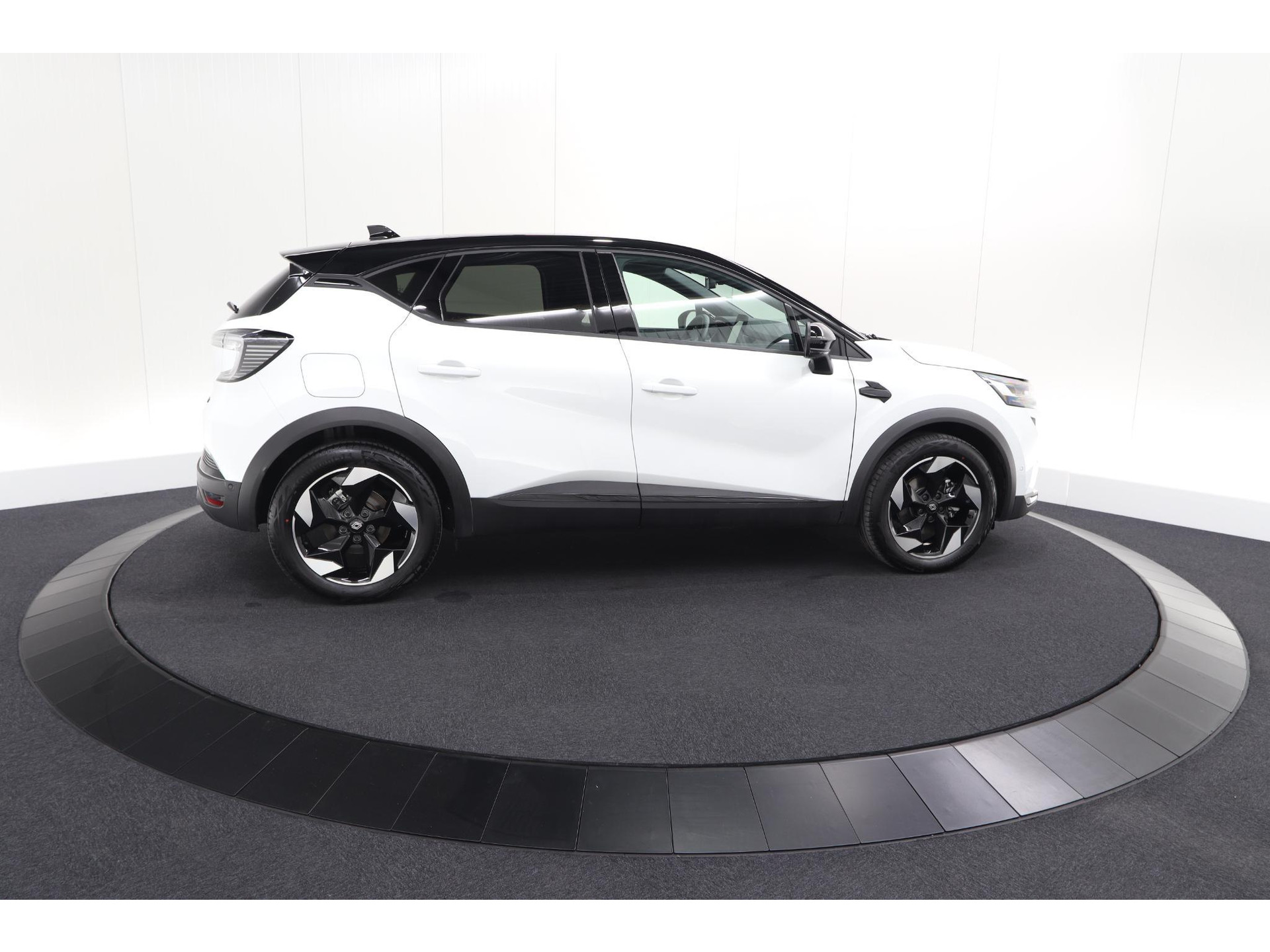 Renault Captur 1.8 E-Tech full hybrid 160 techno | Camera | Adaptieve Cruise Control | Navigatie