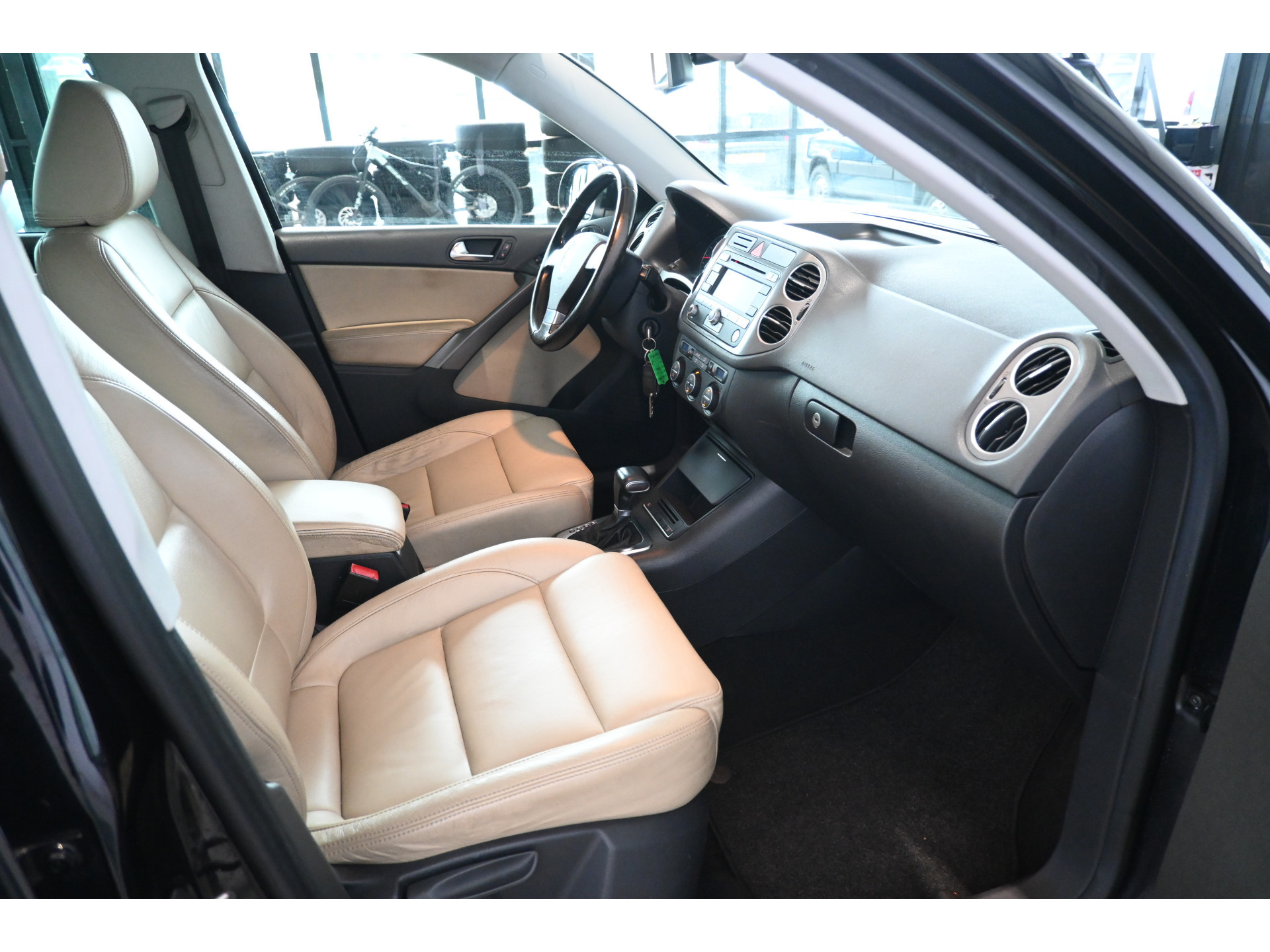Volkswagen Tiguan 2.0 TDI Automaat DSG Sport&Style 4Motion Clima Cruise control Trekhaak Leder Lichtmetaal Inruil mogelijk