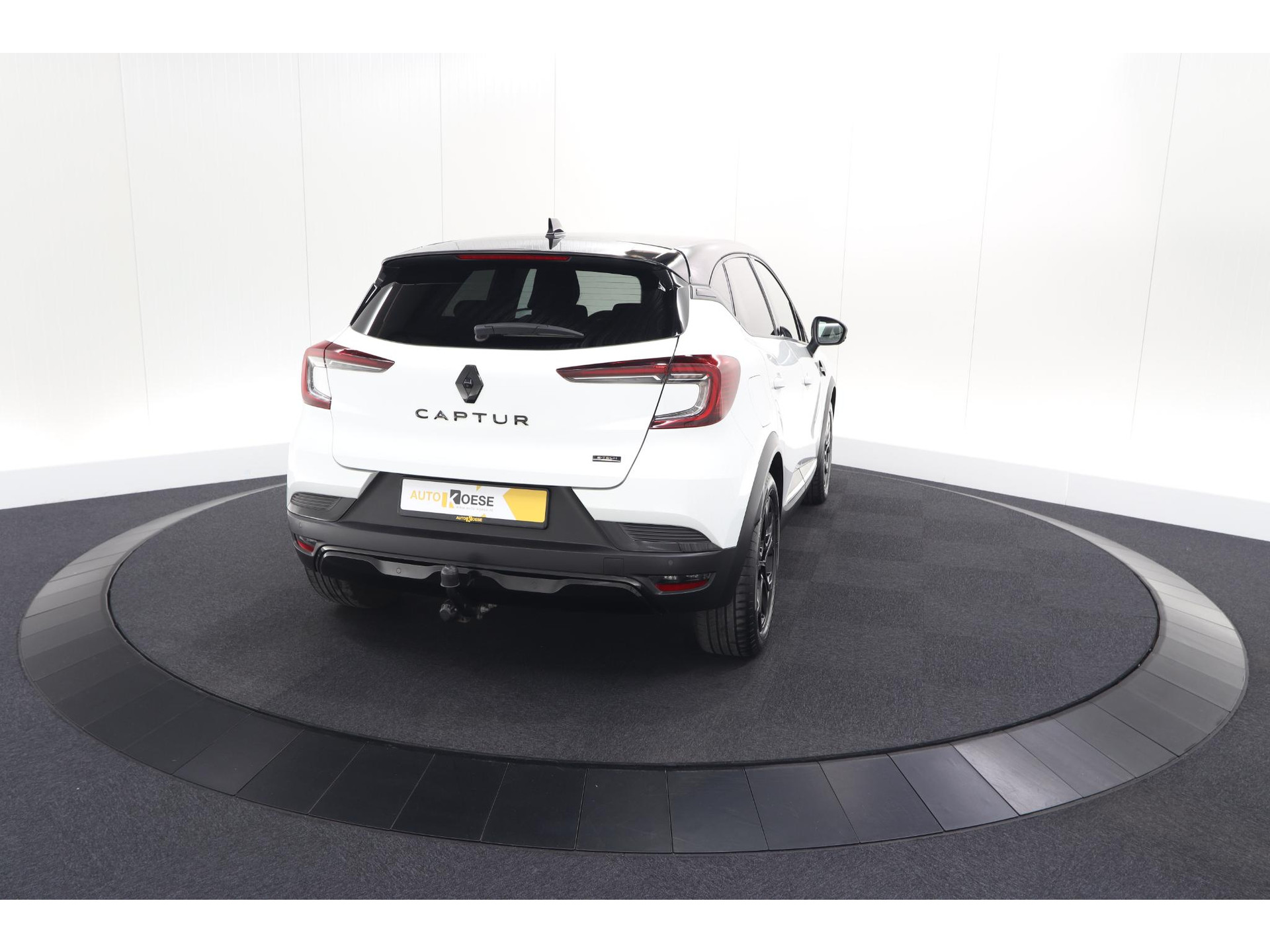 Renault Captur 1.6 E-Tech hybrid 145 SL Rive Gauche | Trekhaak | Camera | Apple Carplay | 9.3 Inch Grootscherm