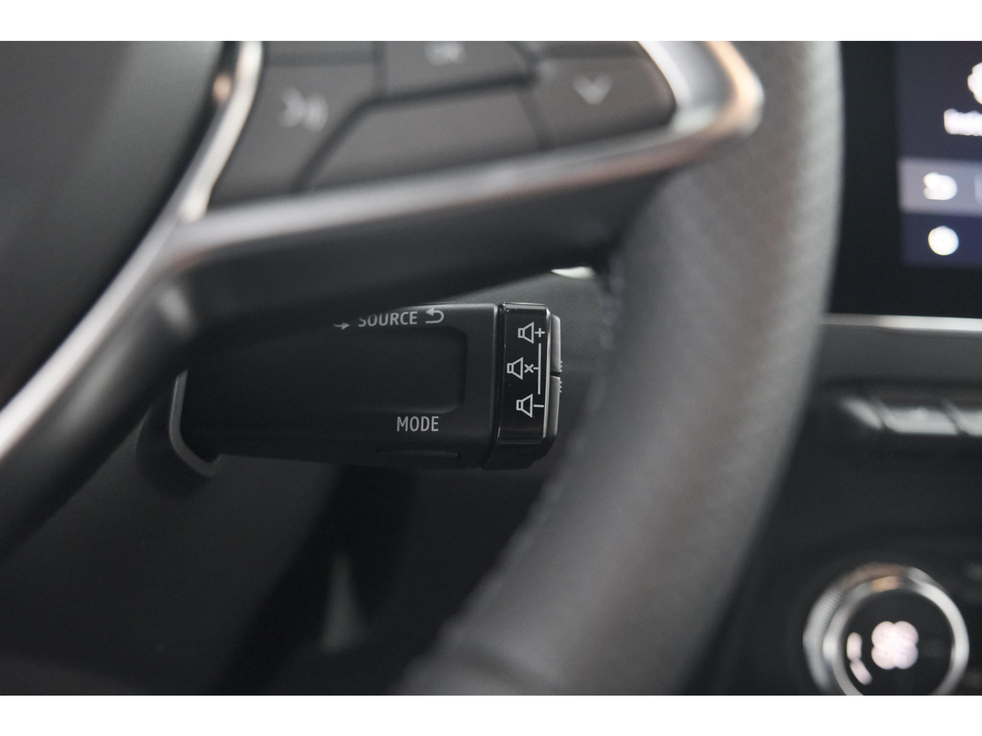 Renault Clio 1.6 E-Tech Full Hybrid 145 Techno | 360 Camera | Bose Audio | Stoelverwarming | 9.3 Inch Groot Scherm