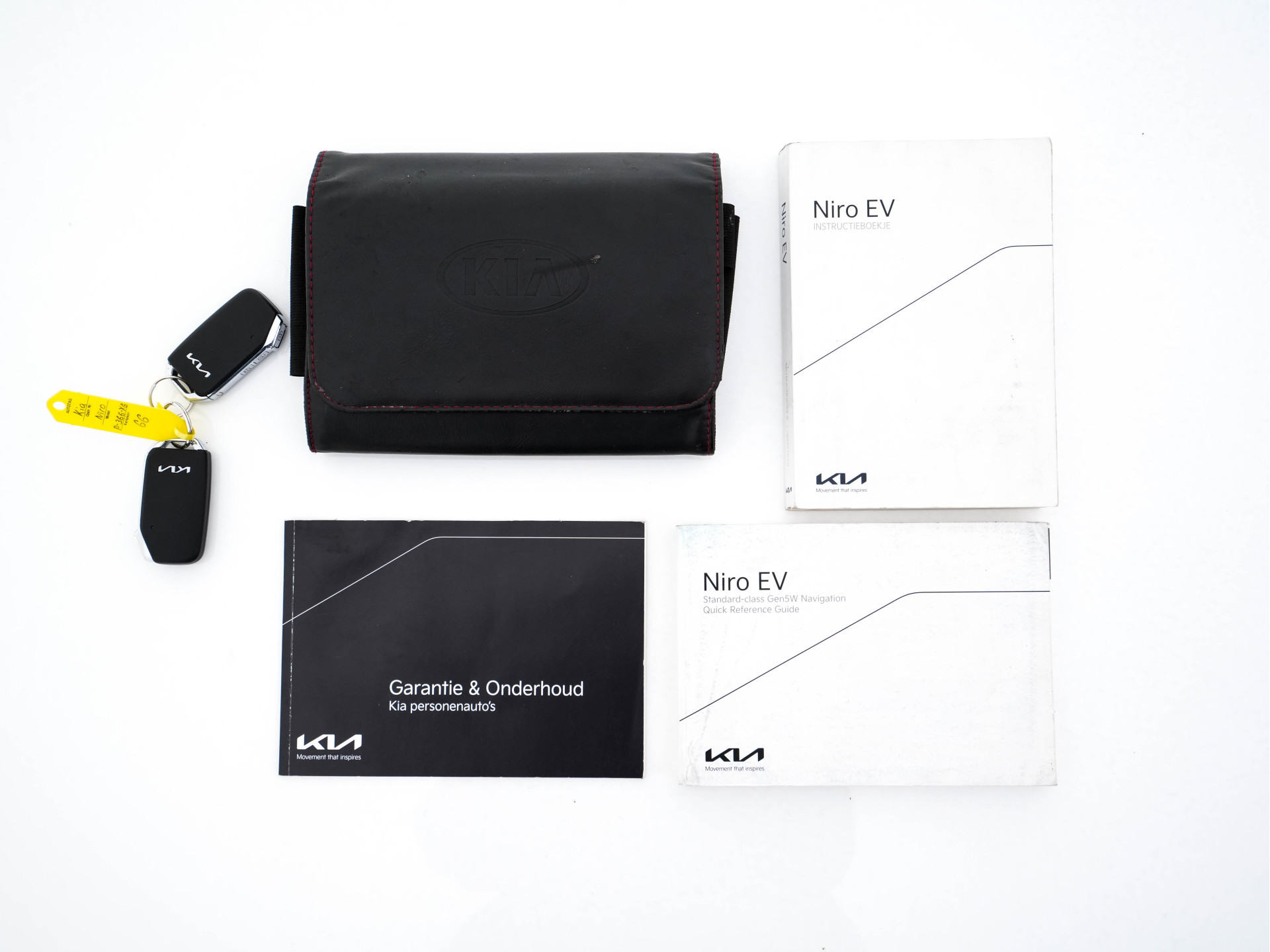 Kia e-Niro ExecutiveLine 64 kWh [ 3-Fase ] {SOH-100%} (INCL-BTW) Aut. *PANO | LEATHER | JBL-AUDIO | FULL-LED | NAVI-FULLMAP | DAB | ADAPTIVE-CRUISE | CAMERA | MEMORY-PACK | LANE-ASSIST | CCS-FASTLOADER | KEYLESS | DIGI-COCKPIT | 17"ALU*