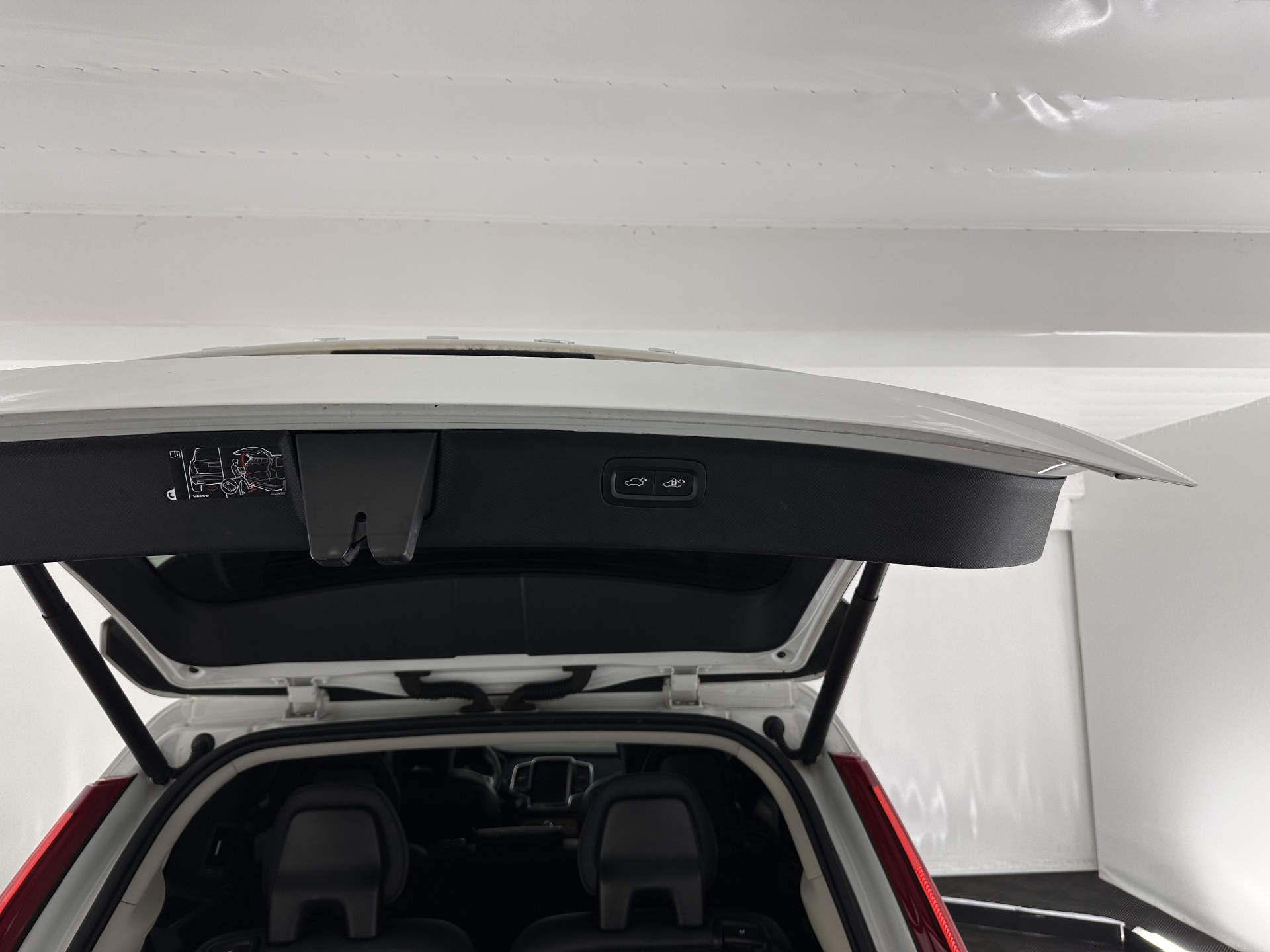 Volvo XC90 2.0 T8 Twin Engine AWD Inscription (7-Pers.) [ Plug-In ] Aut.*PANO | LEATHER | FULL-LED | MEMORY-PACK | DIGI-COCKPIT | HARMAN/KARDON | CAMERA | HEATED-SPORTSEATS | HEAD-UP | LANE-ASSIST | CARPLAY | AIRSUSPENSION | ECC | PDC | CRUISE | TOWBAR |