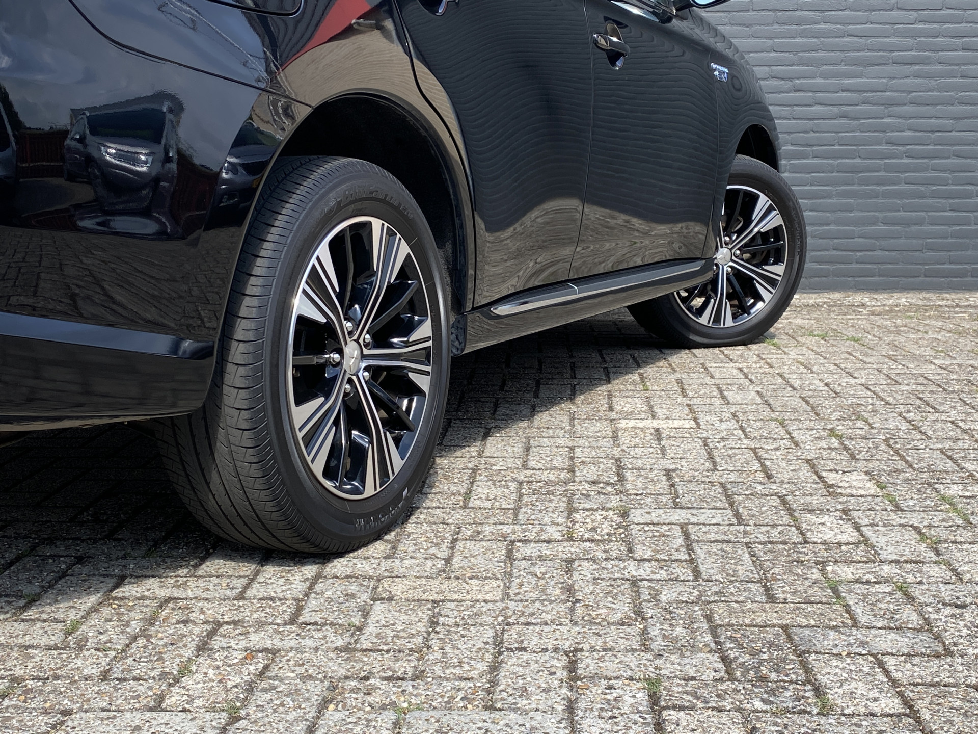 Mitsubishi Outlander 2.4 PHEV Intense+ 4WD 225 pk AUT. | 1e eigenaar | navigatie | trekhaak | elektr. v. stoel | carplay | alcantara