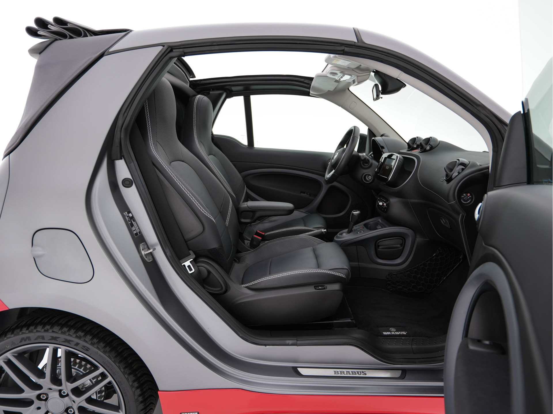 Smart fortwo cabrio EQ BRABUS Style 18 kWh [ 3-Fase ] *LEATHER | HEATED-SPORTSEATS | NAVI-FULLMAP | CAMERA | DAB+ | AIRCO | PDC | CRUISE | 16''ALU*