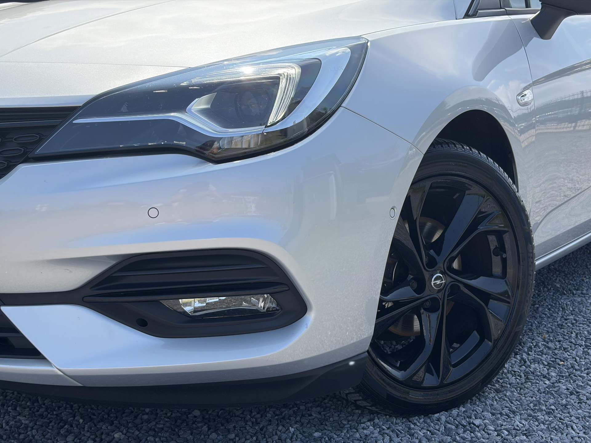 Opel Astra Sports Tourer 1.2 Ultimate 146pk,Afn Trekhaak,Camera,Keyless,Carplay,6 Bak,Stoelverw,Lm velgen,Alcantara-Leder,Dealer Onderhouden,Clima,Cruise,Dodehoek,Rijstrooksensor,N.A.P,Pdc V+A,Apk tot 07-2028