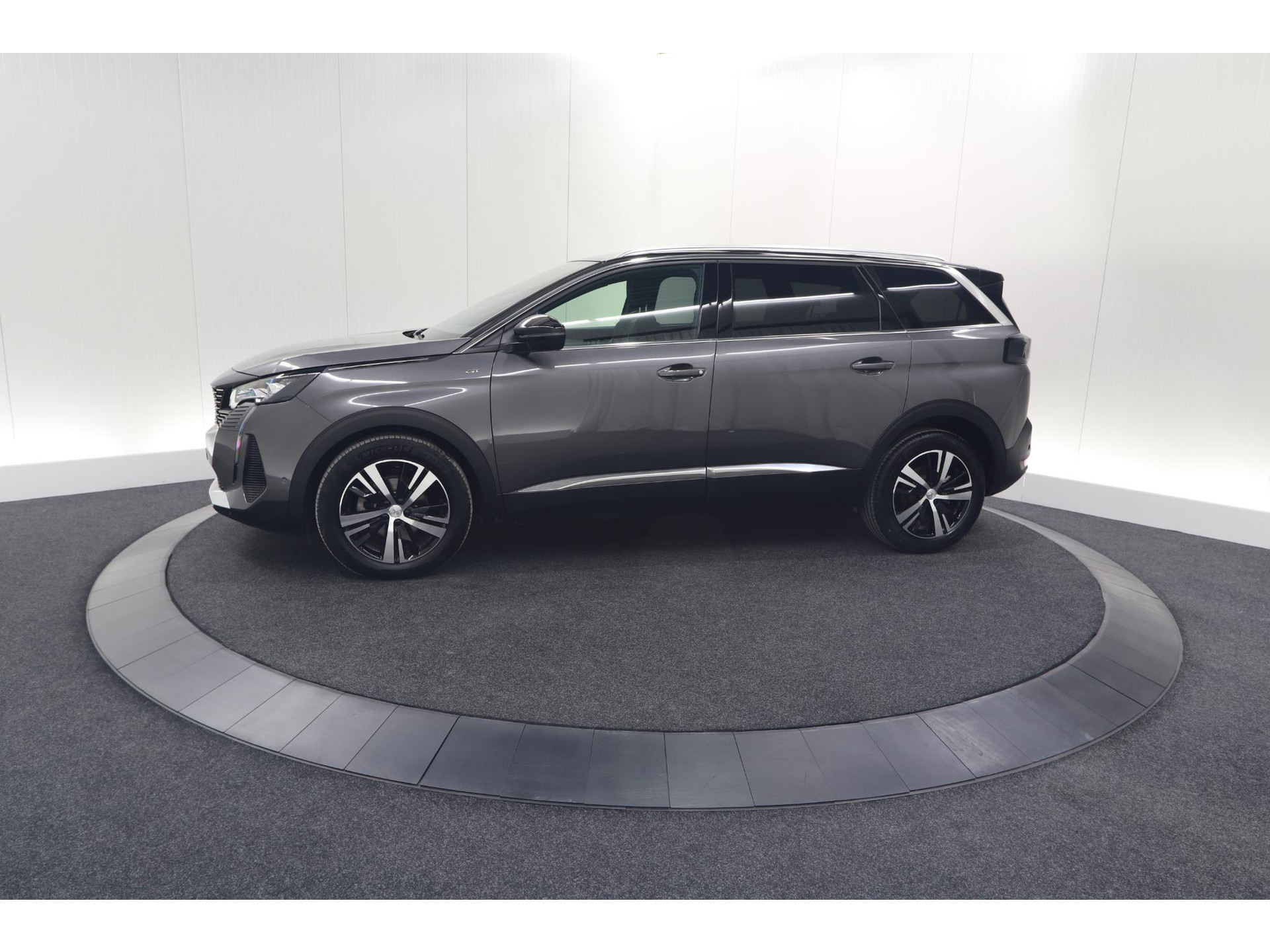 Peugeot 5008 PureTech 130 GT | Camera | Adaptieve Cruise Control | Dodehoekdetectie | Navigatie