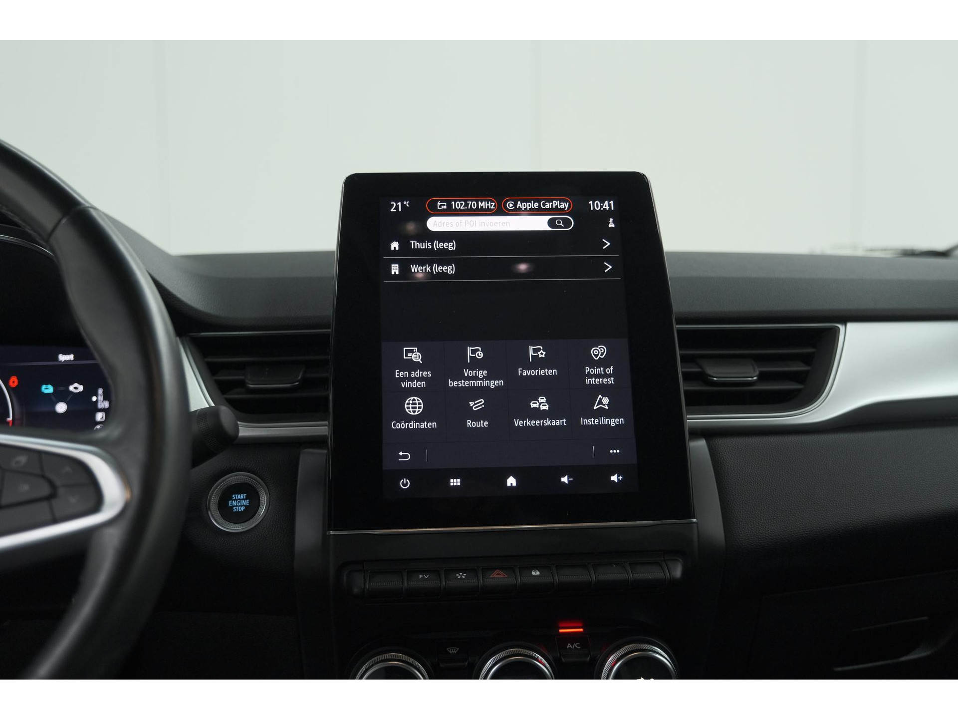 Renault Captur 1.6 E-Tech Plug-in Hybrid 160 Intens | Trekhaak | Camera | Adaptieve Cruise Control | Dodehoekdetectie