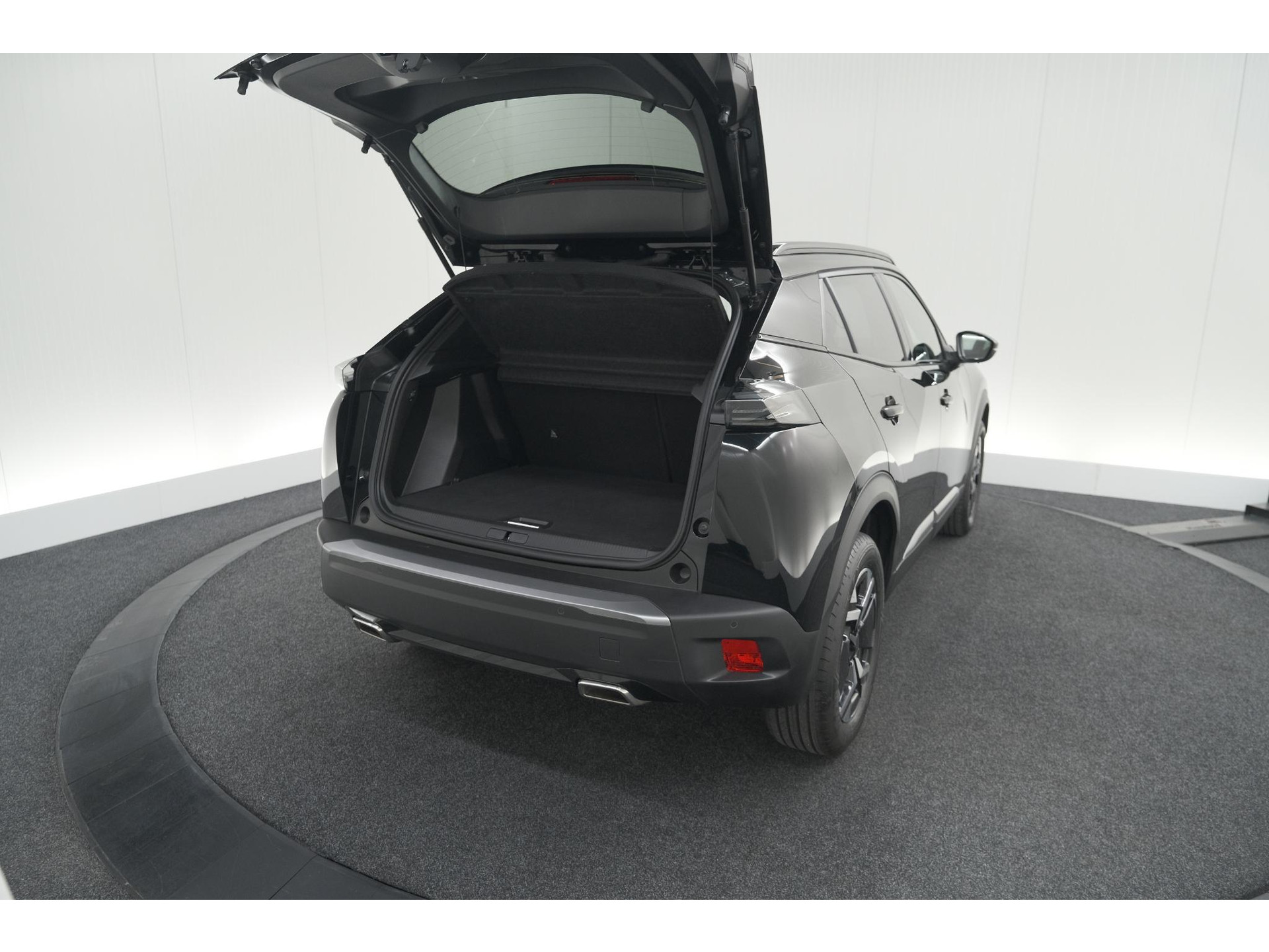 Peugeot 2008 PureTech 130 EAT8 GT | Camera | Parkeersensoren | Apple Carplay