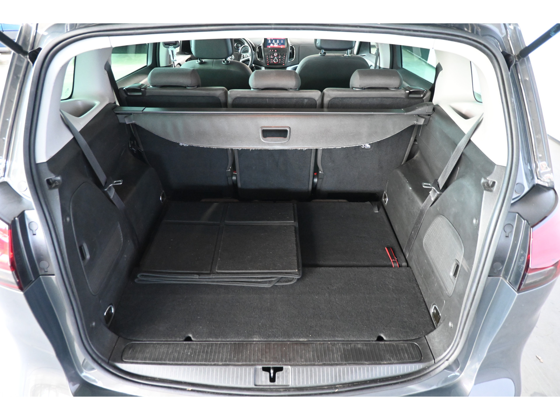 Opel Zafira Tourer 1.4 Edition 7p Clima Cruise control Navigatie PDC Goed Onderhouden! Inruil Mogelijk!