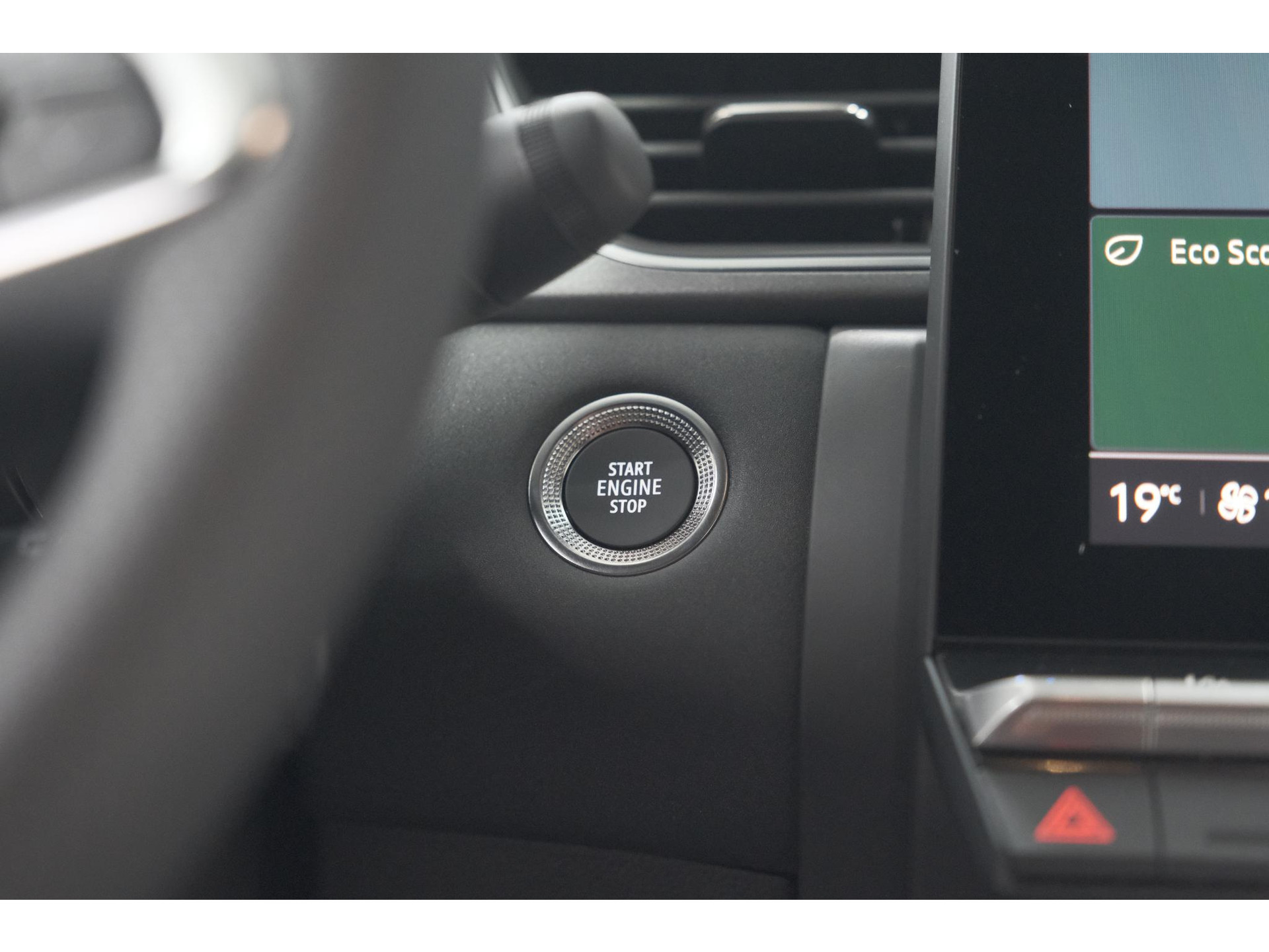 Renault Captur 1.6 E-Tech full hybrid 145 Techno | Advanced Driving | Camera | Dodehoekdetectie | Apple Carplay | 18 Inch Lichtmetalen Velgen