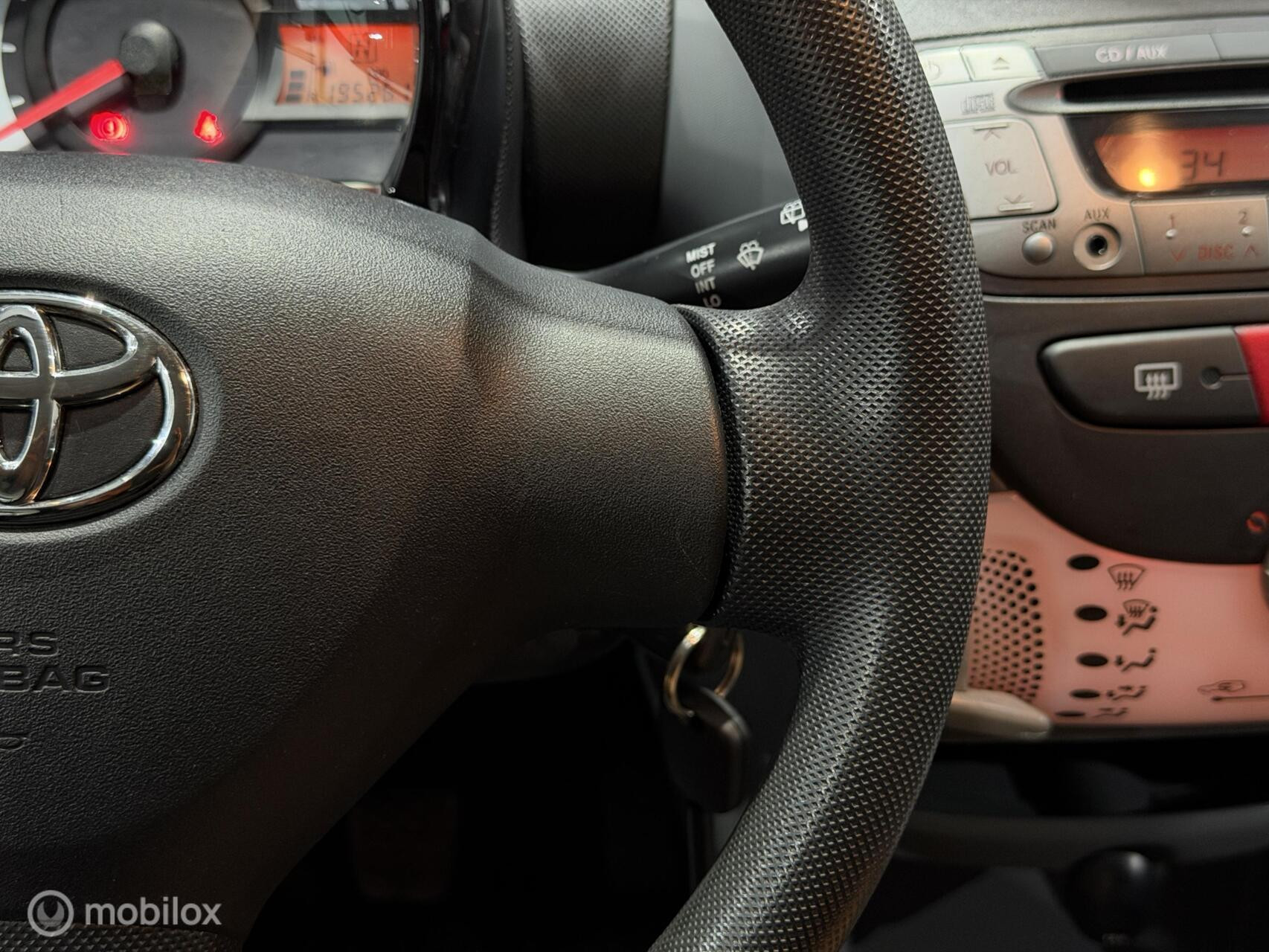 Toyota Aygo 1.0-12v Aspiration Red Navigator|Automaat|NAP|Navi