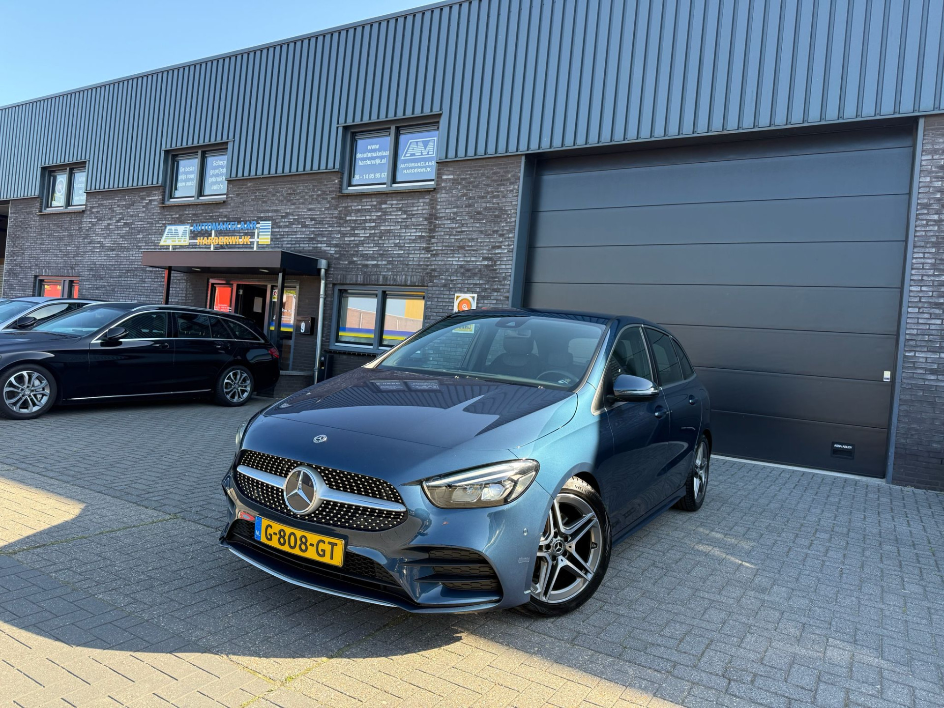 Mercedes-Benz B-klasse 180 Business Solution AMG | 3/6/12MND GARANTIE | AUTOMAAT | LED | CRUISE | CARPLAY | DAB | AIRCO | STOELVERWM. |