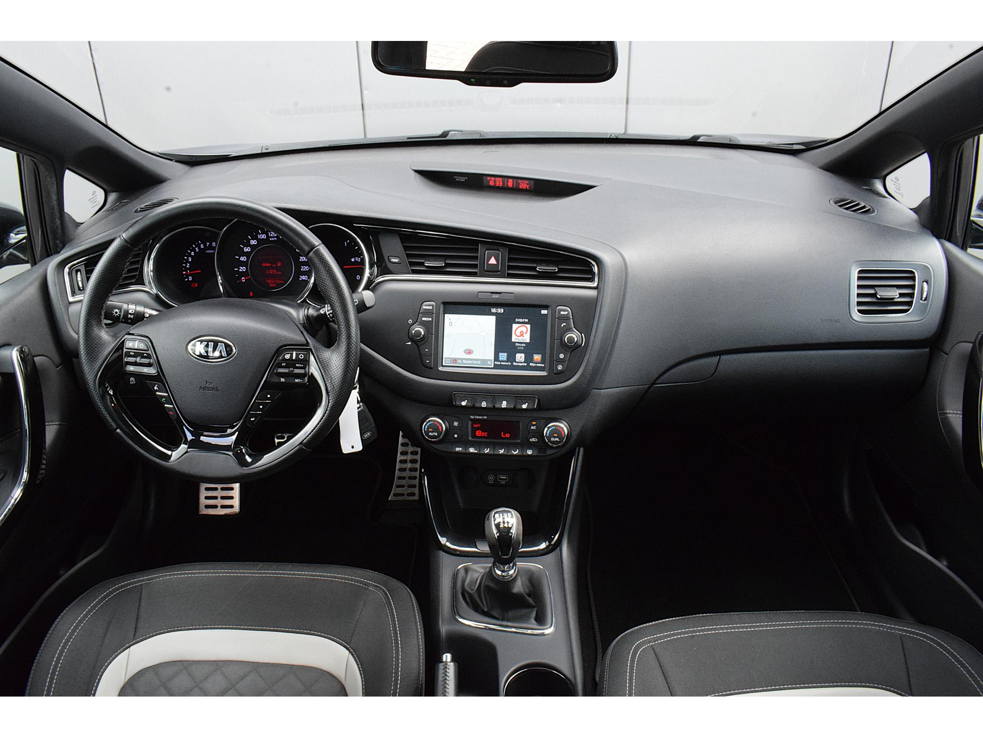 Kia cee'd Sportswagon 1.0 T-GDi GT-Line Summer Edition | Apple CarPlay | Pano | Stuur- en Stoelverwarming