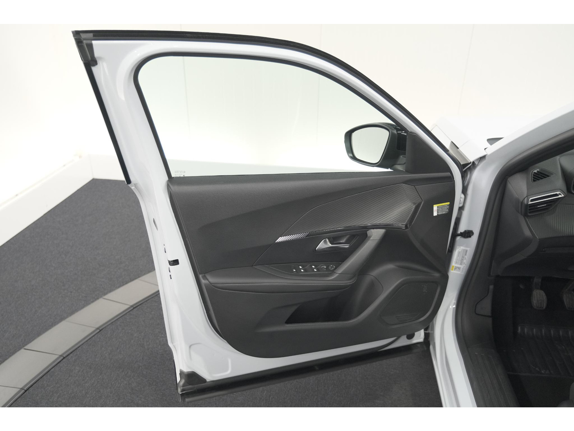 Peugeot 2008 PureTech 100 Allure | Apple Carplay | Parkeersensoren | Climate Control | Cruise Control