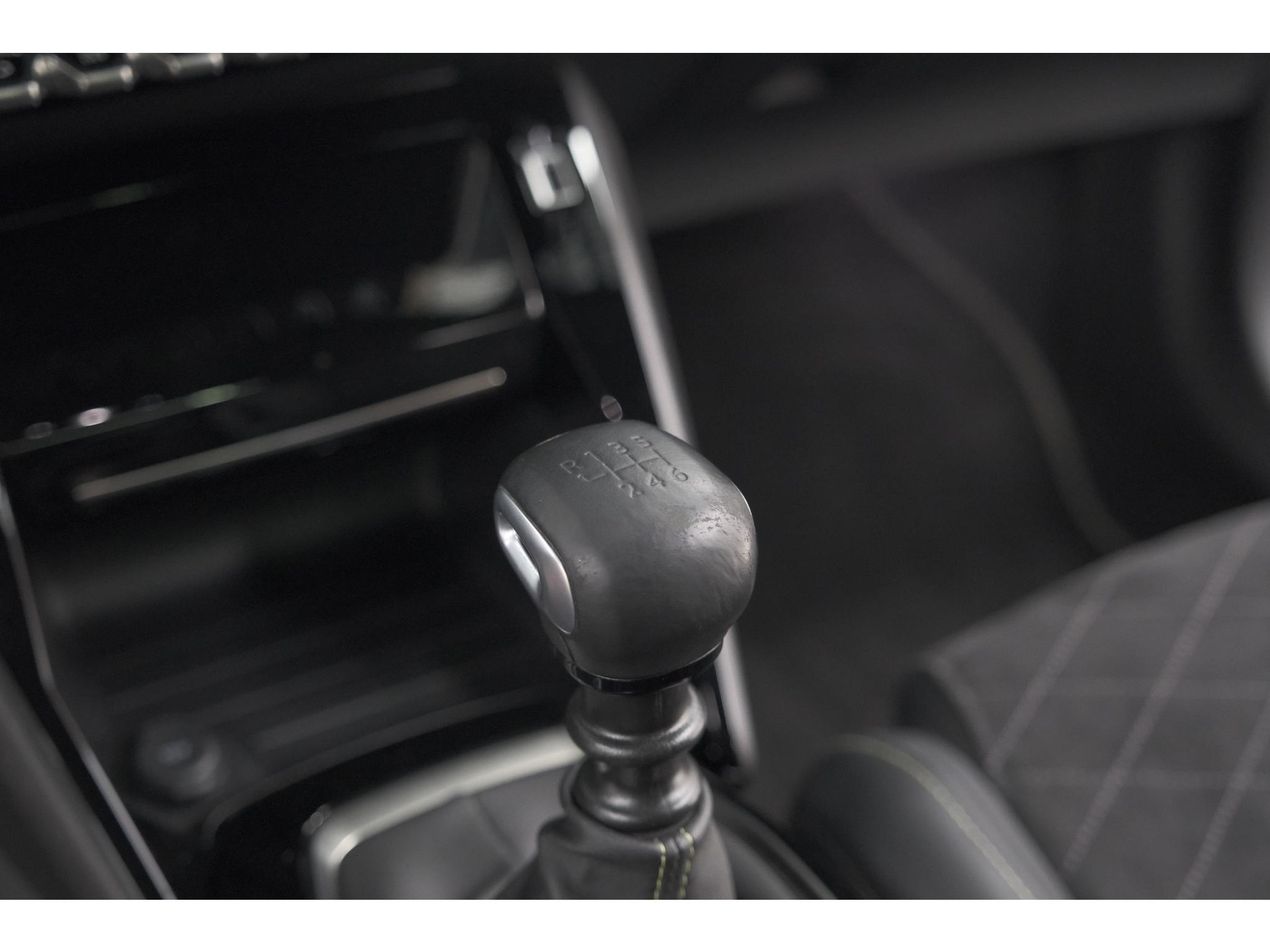 Peugeot 2008 PureTech 130 GT Pack | Panoramadak | Camera | Adaptieve Cruise Control | Stoelverwarming
