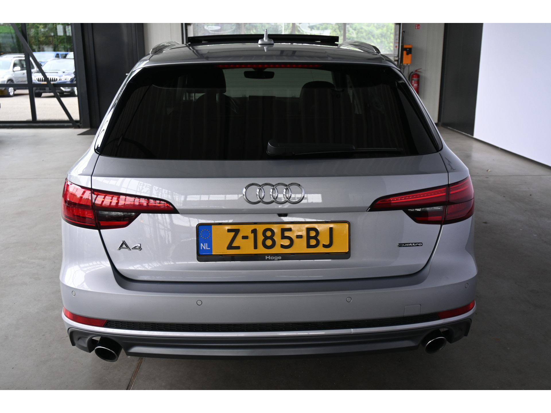 Audi A4 Avant 2.0 TFSI quattro S-Line Automaat Navigatie Panoramadak Adaptief Matrix LED Goed Onderhouden! Inruil Mogelijk!