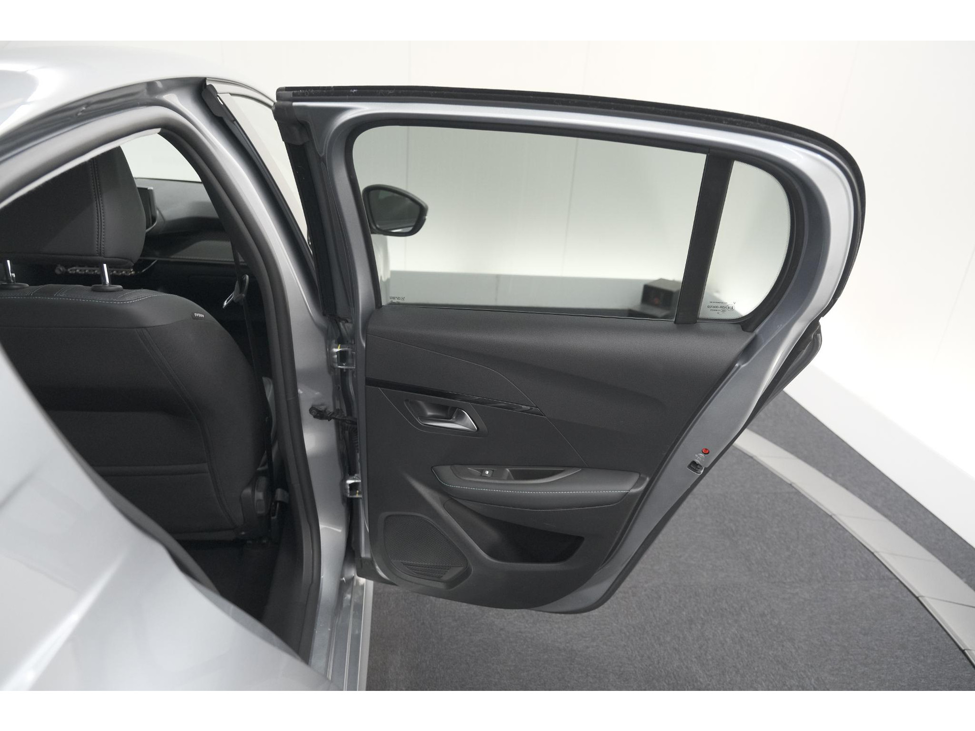 Peugeot 208 PureTech 100 EAT8 Allure Pack | Camera | Navigatie | Apple Carplay | Parkeersensoren