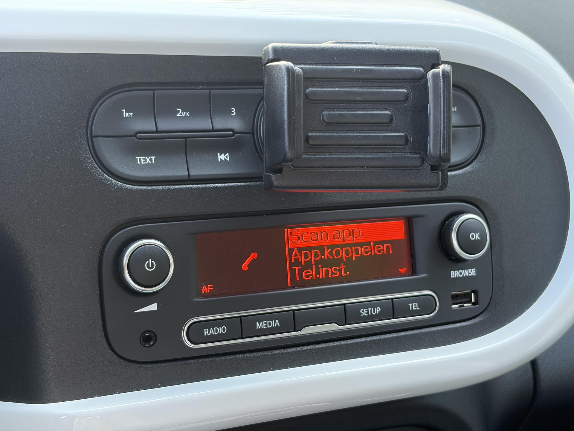 Renault Twingo 1.0 SCe Dynamique Dealer Onderhouden l Airco l Cruise l Recent beurt gehad l Lm velgen l Weinig Km l N.A.P l Apk tot 05-2027